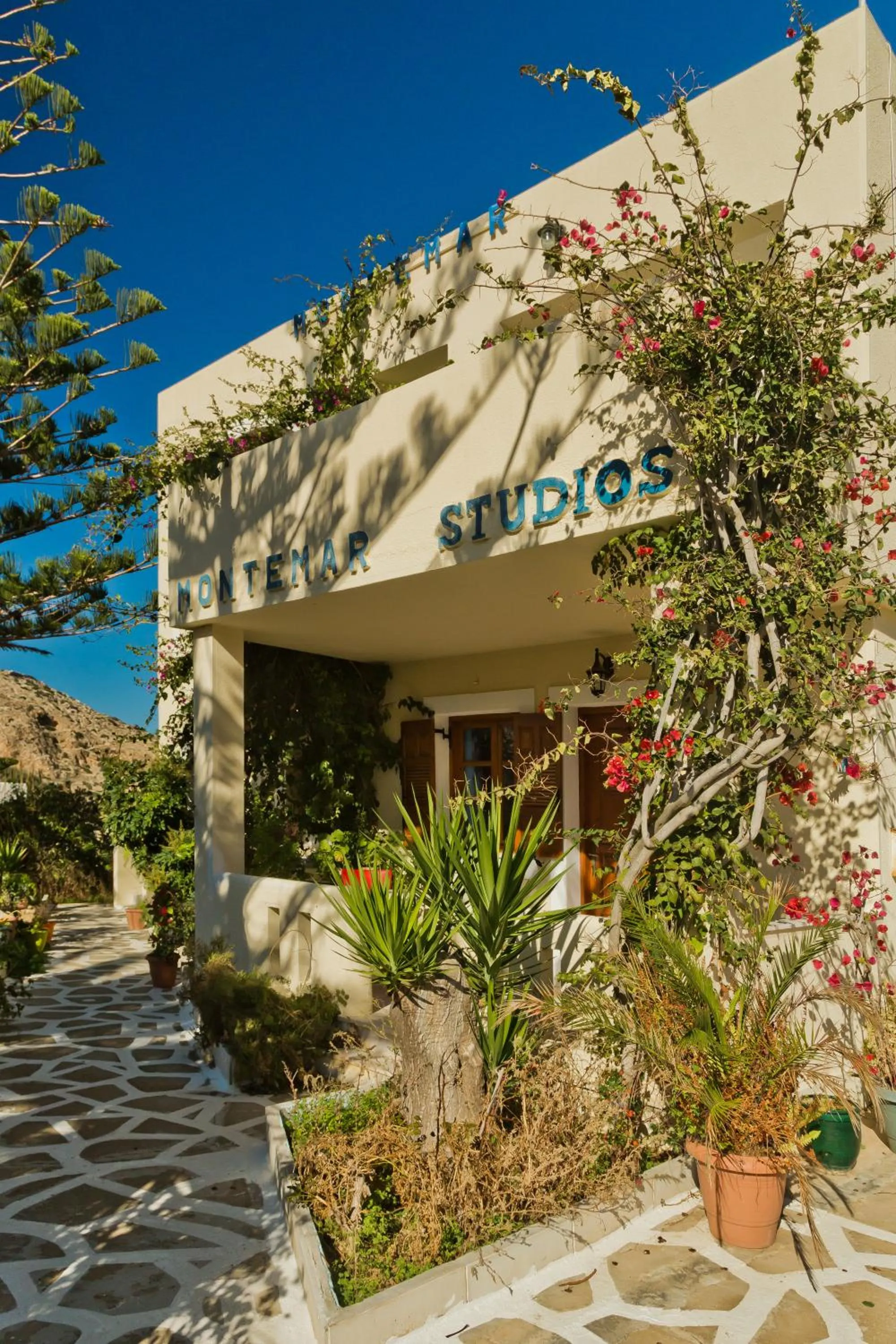 Garden in Montemar Studios & Apartments