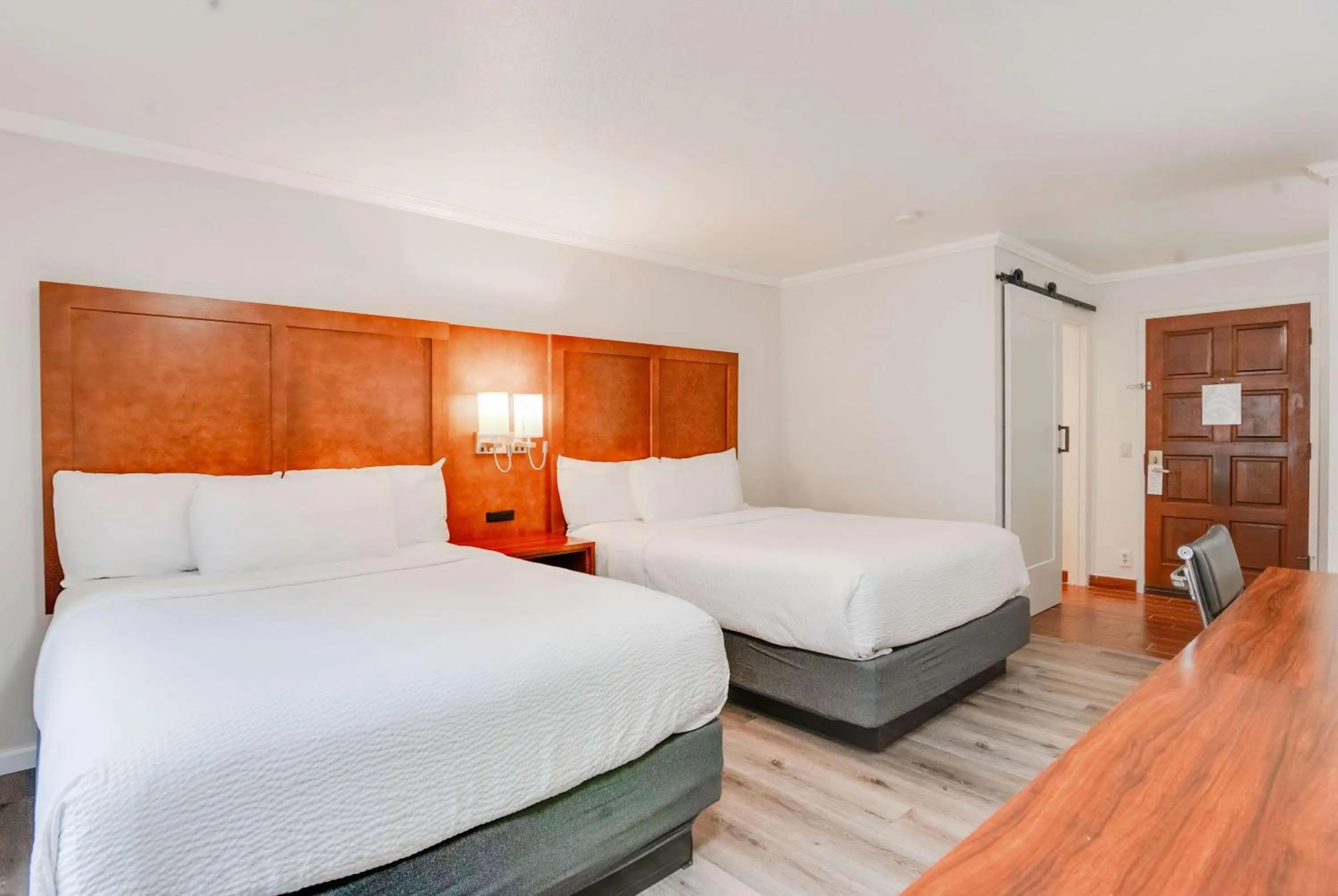 Photo of the whole room, Bed in Ramada by Wyndham Mountain View