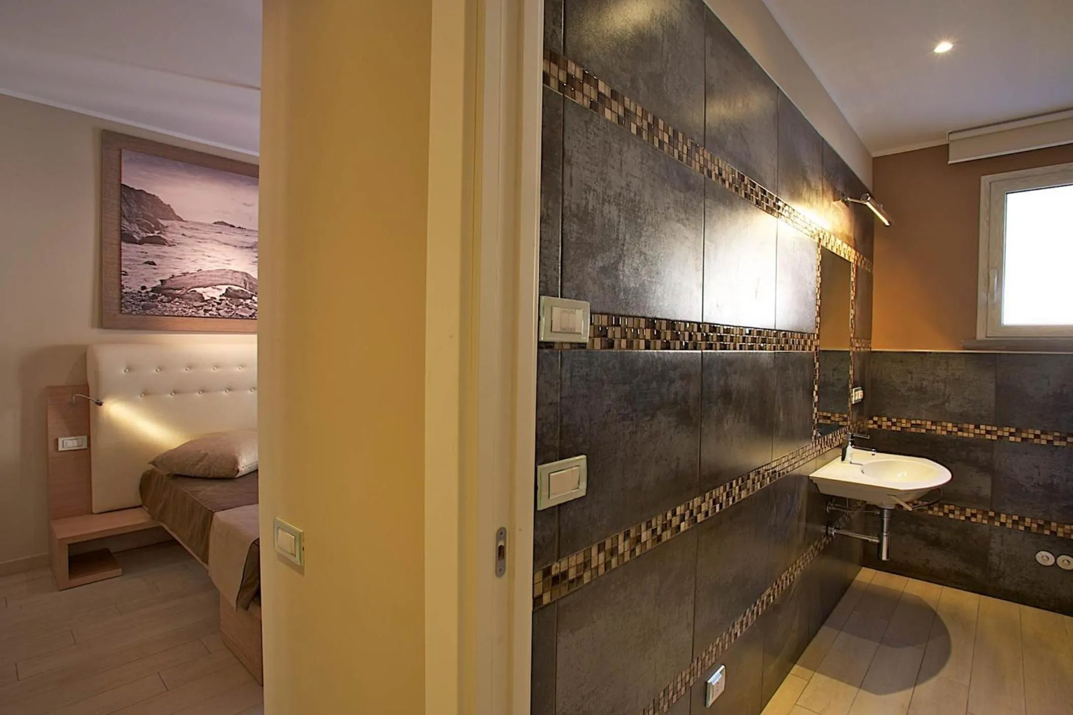 Bathroom, Bed in Hotel C'era Una Volta