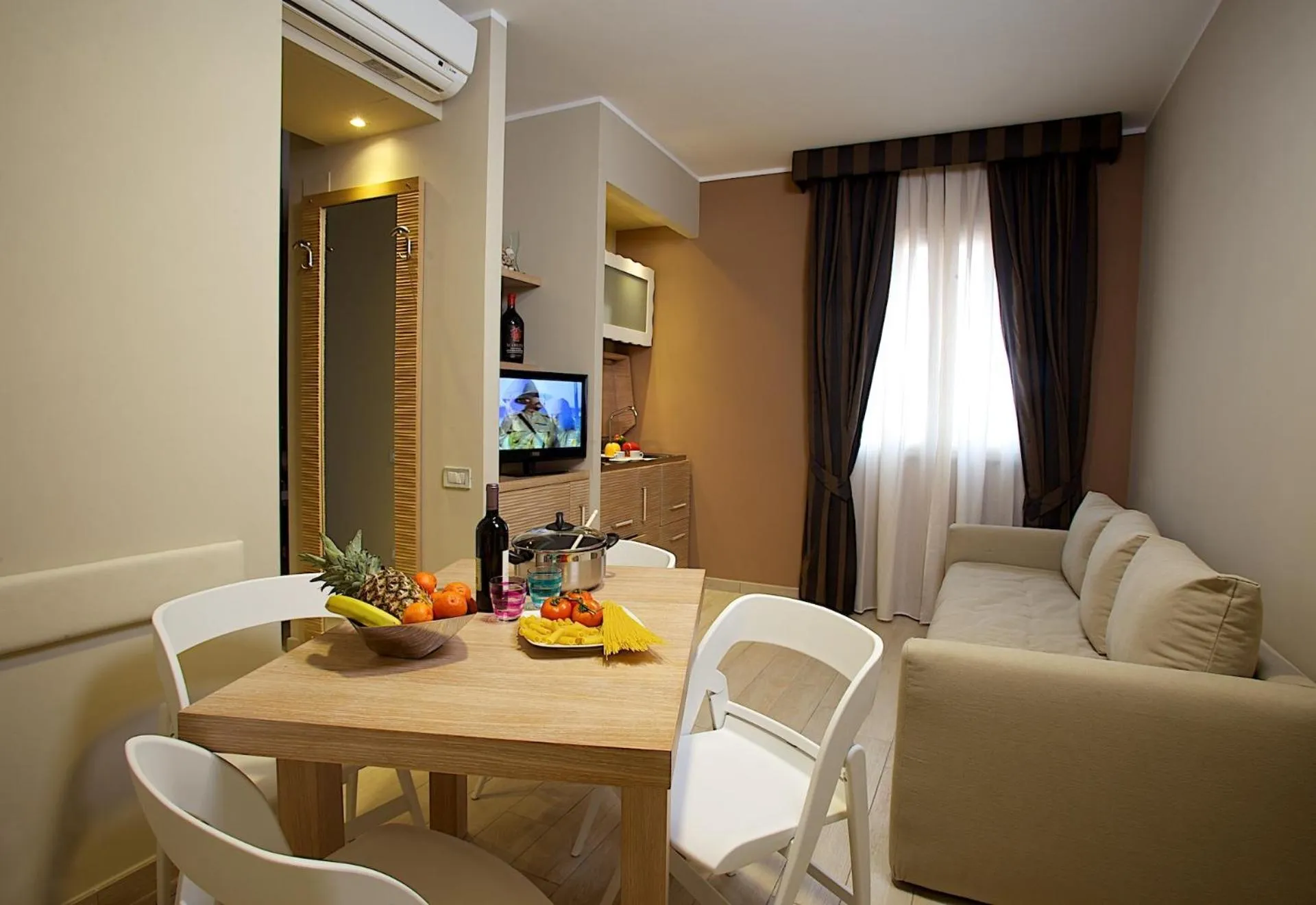 Kitchen or kitchenette in Hotel C'era Una Volta