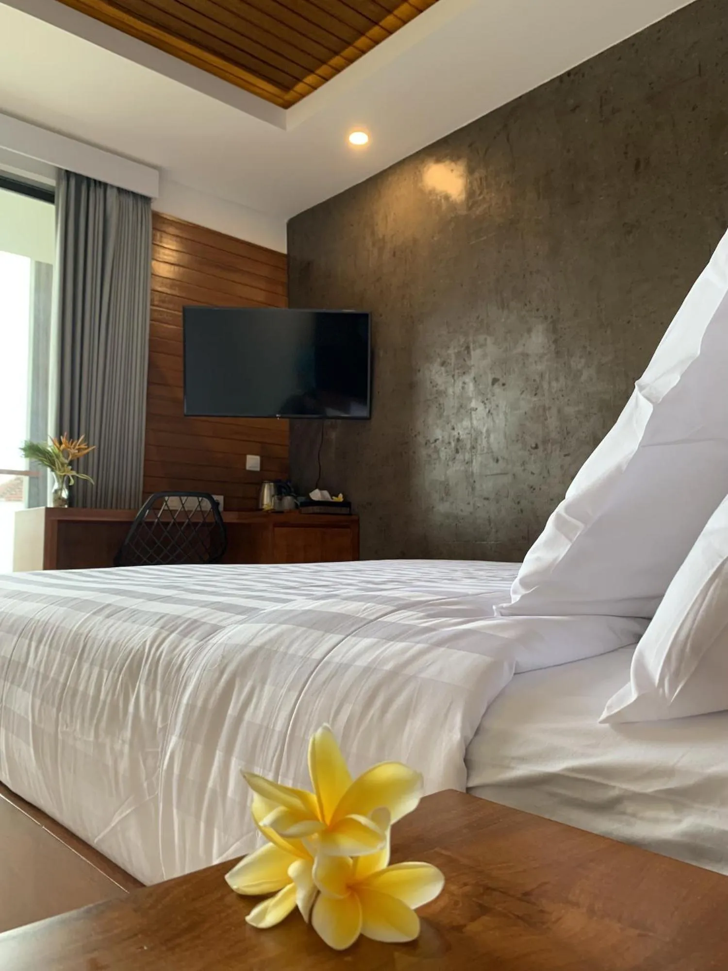 Bed in Bale Solah Lombok Holiday Resort