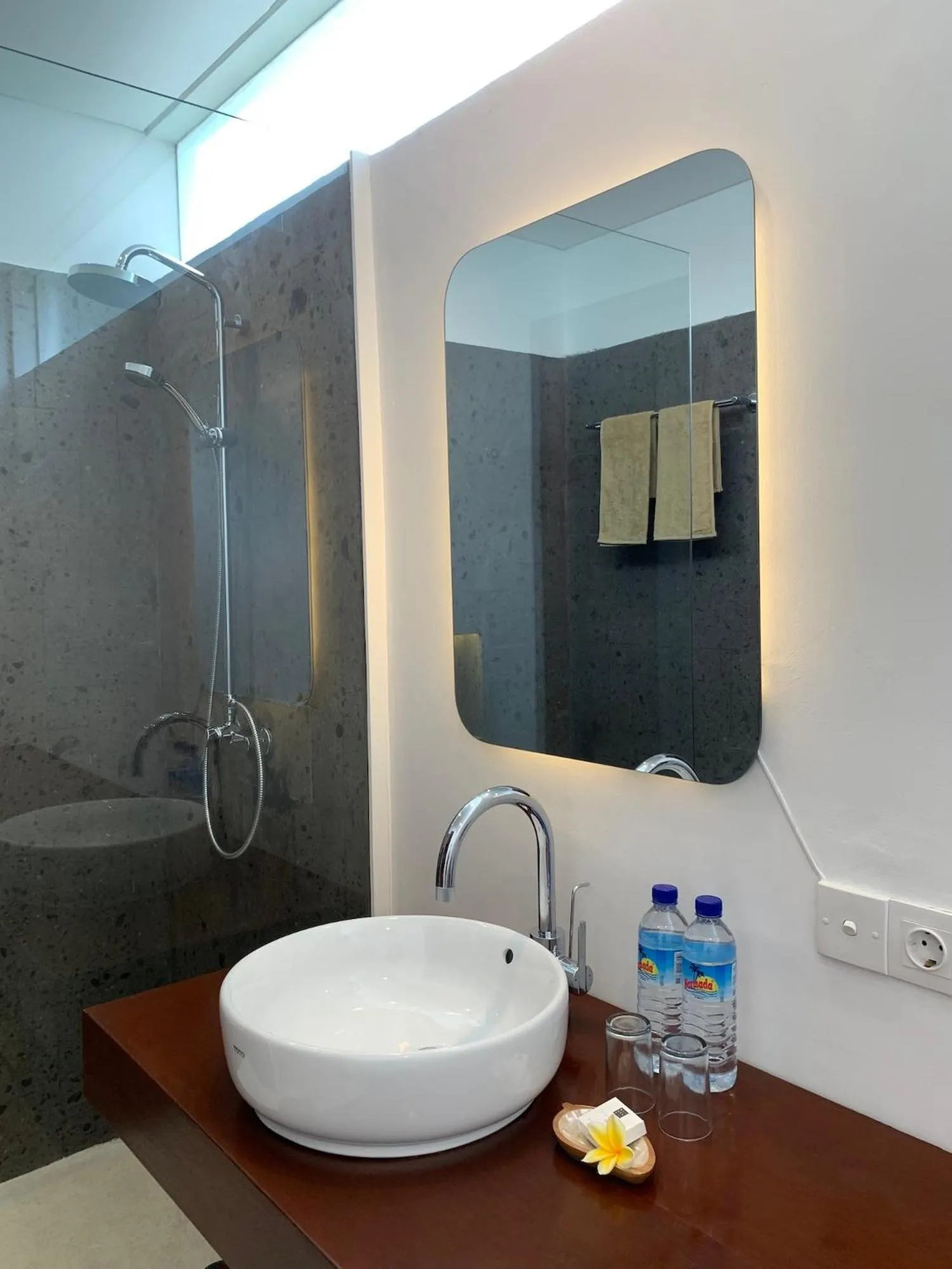 Bale Solah Lombok Holiday Resort