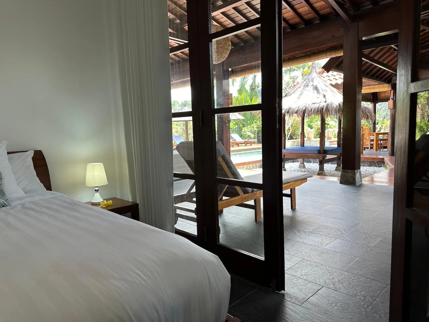 Bed in Bale Solah Lombok Holiday Resort