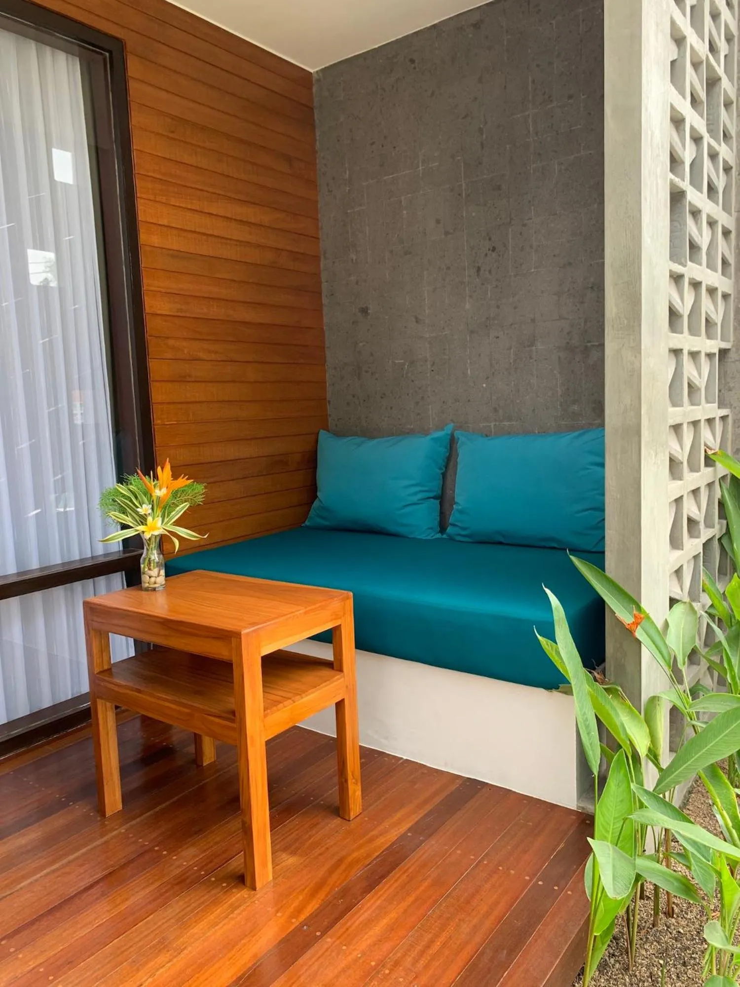 Bale Solah Lombok Holiday Resort