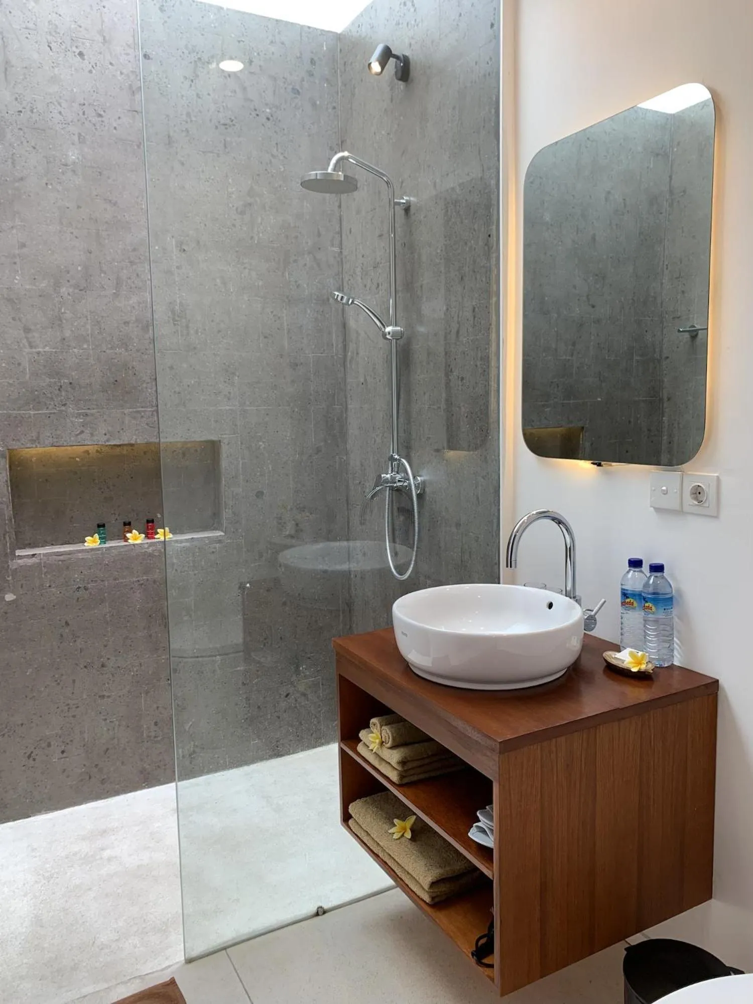 Bale Solah Lombok Holiday Resort