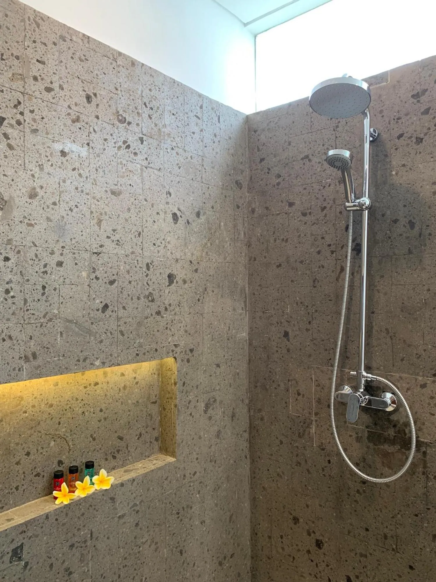 Bale Solah Lombok Holiday Resort