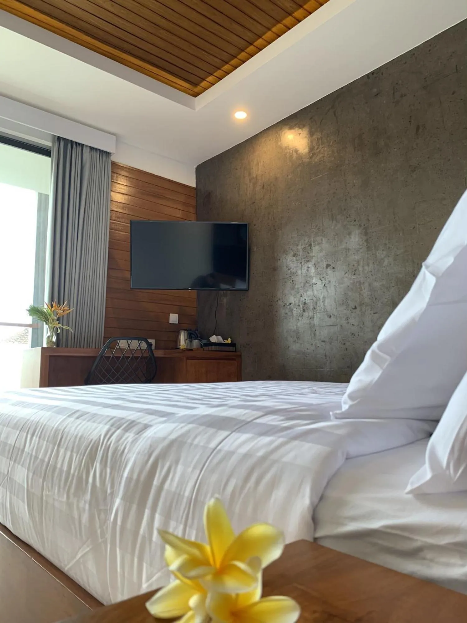 Bed in Bale Solah Lombok Holiday Resort