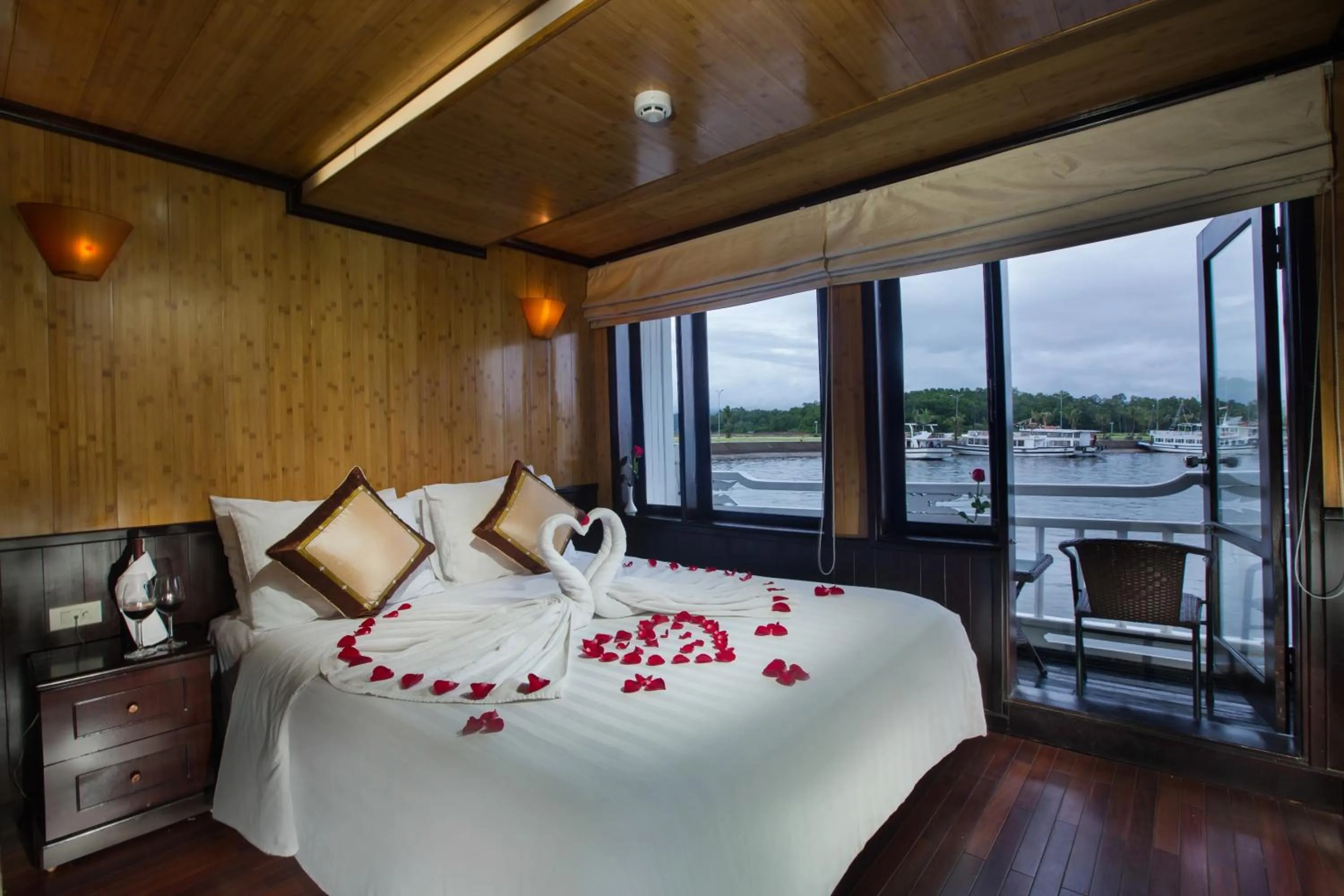 Bed in Syrena Cruises