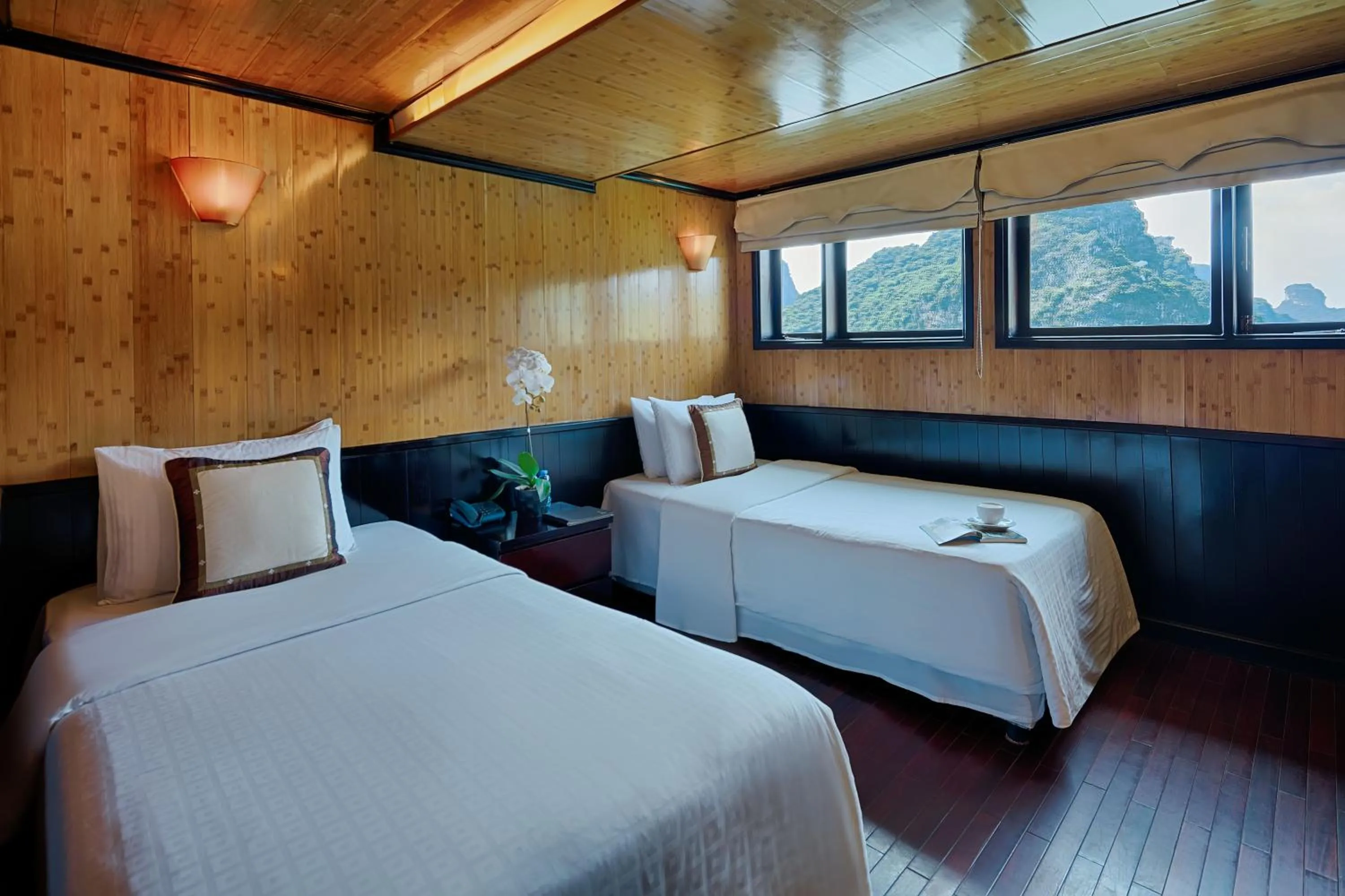 Bedroom, Bed in Syrena Cruises