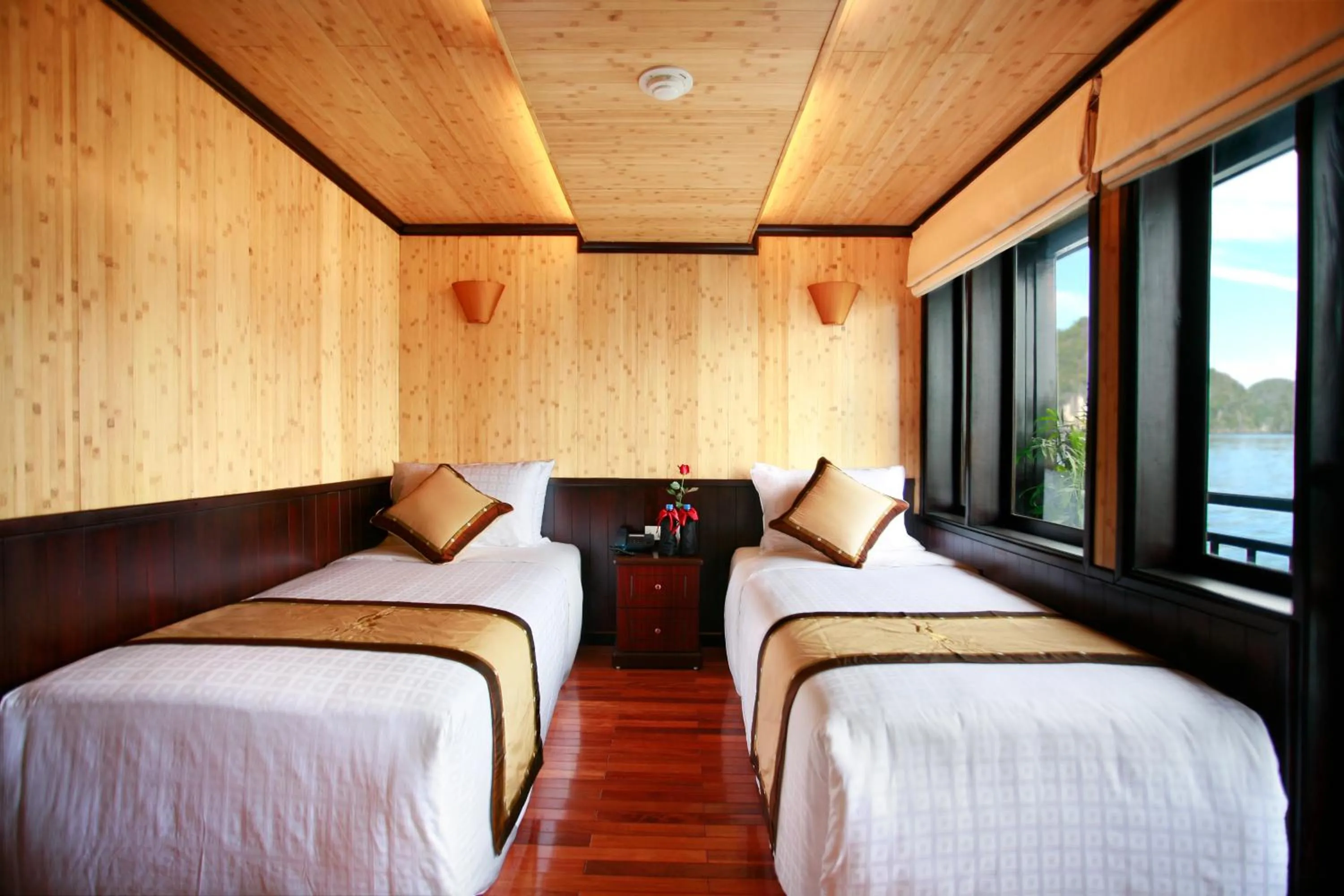 Bed in Syrena Cruises