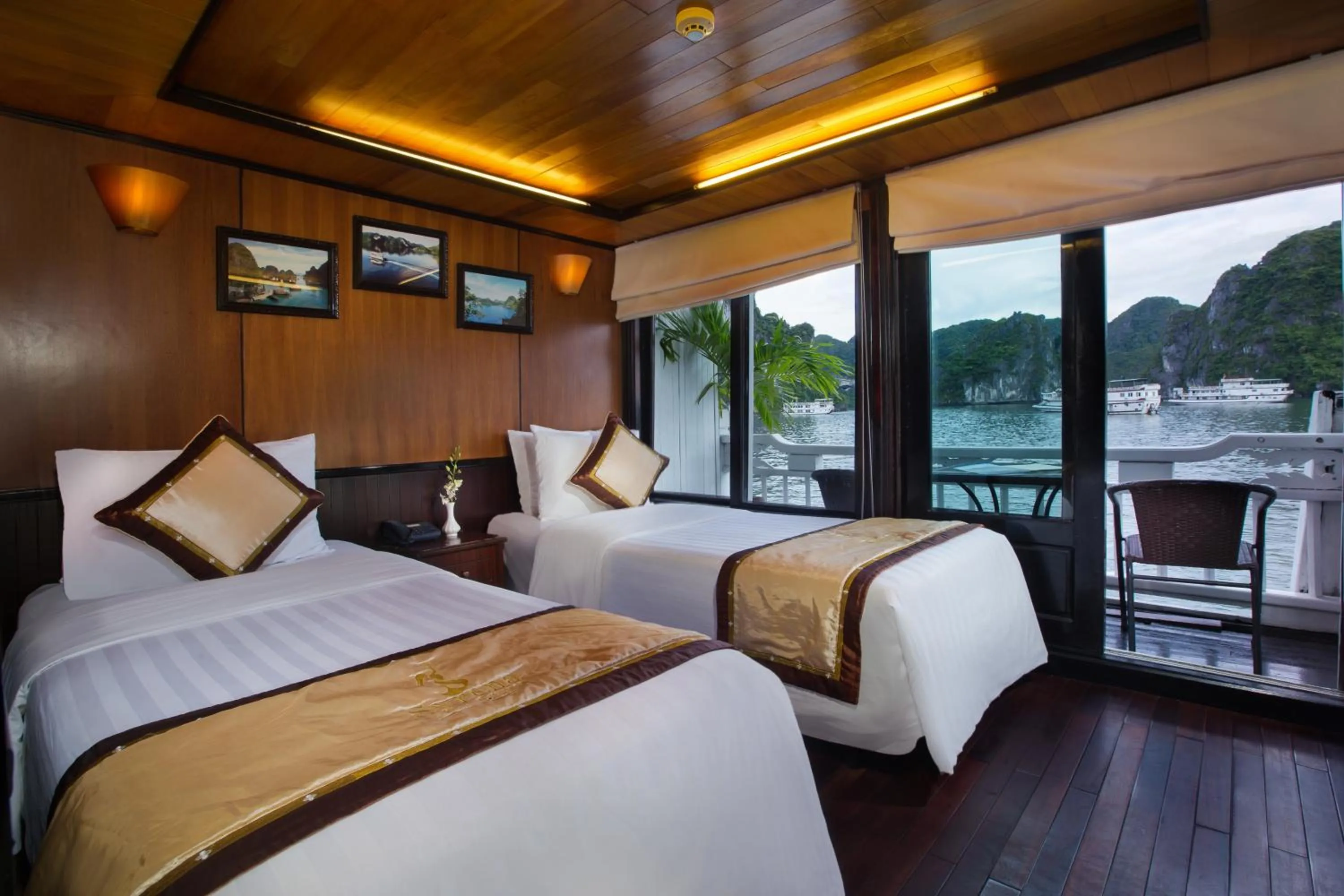 Bed in Syrena Cruises