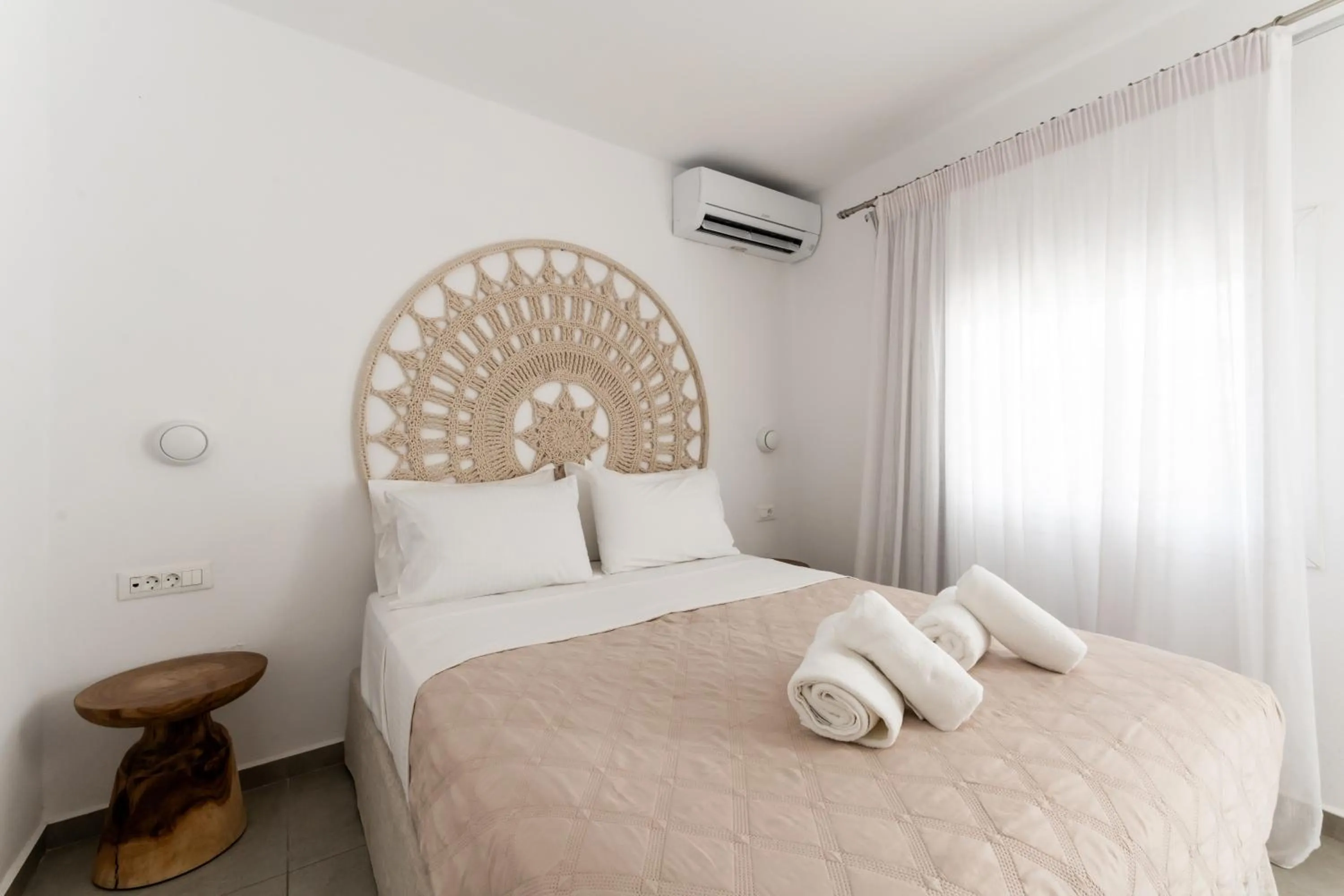 Bedroom, Bed in Super Paradise Hotel