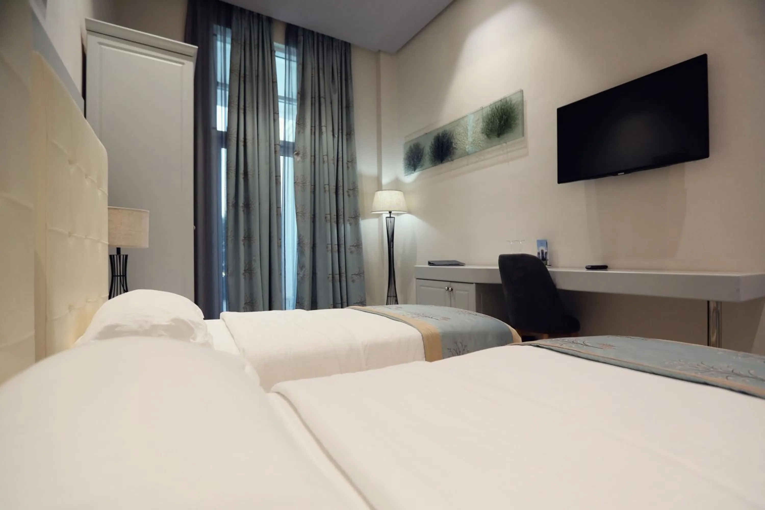 Property building, Bed in Velipoja Grand Europa Resort Affiliated by Meliá