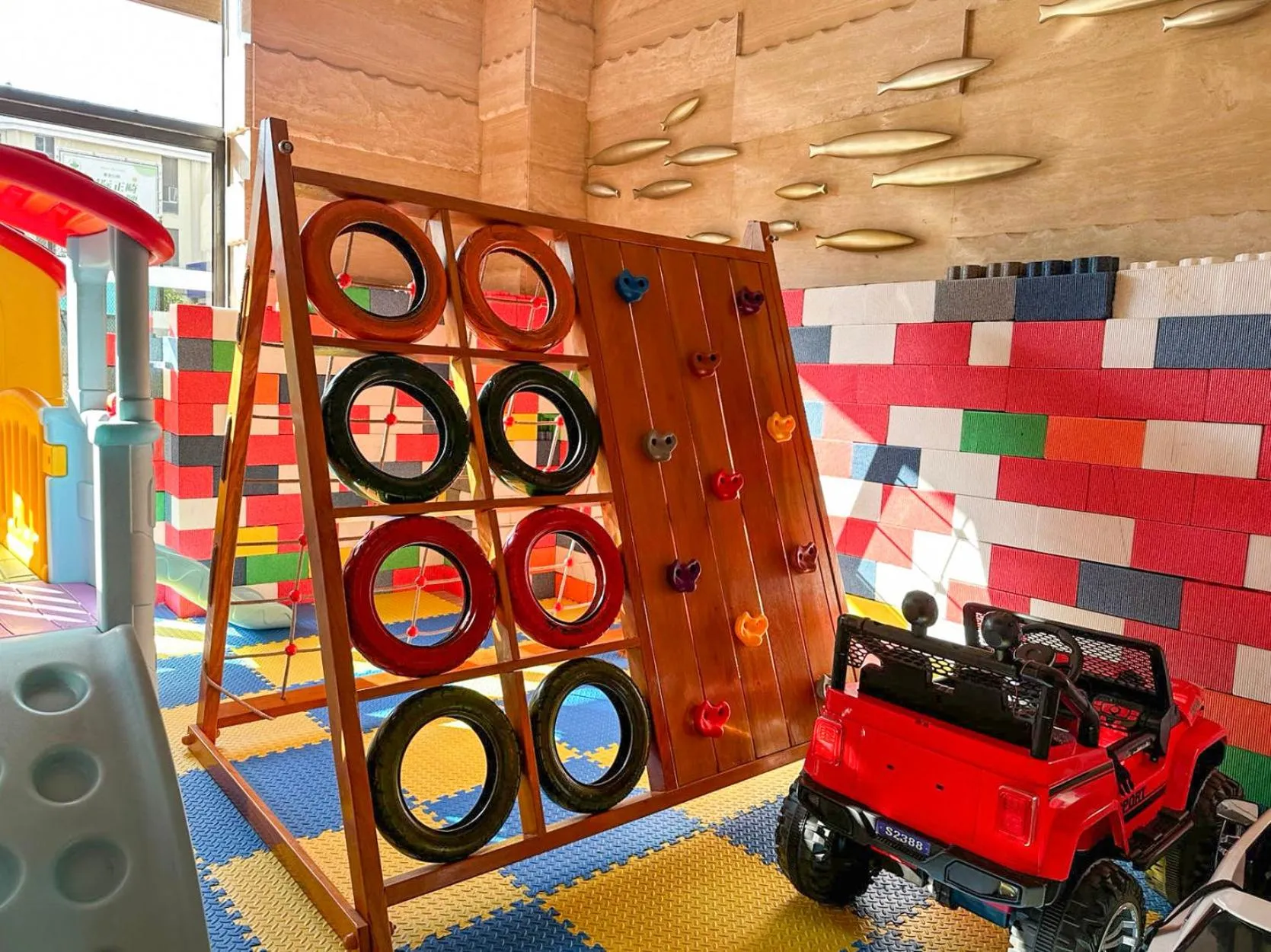 Children play ground in Four Points by Sheraton Qingdao, Chengyang