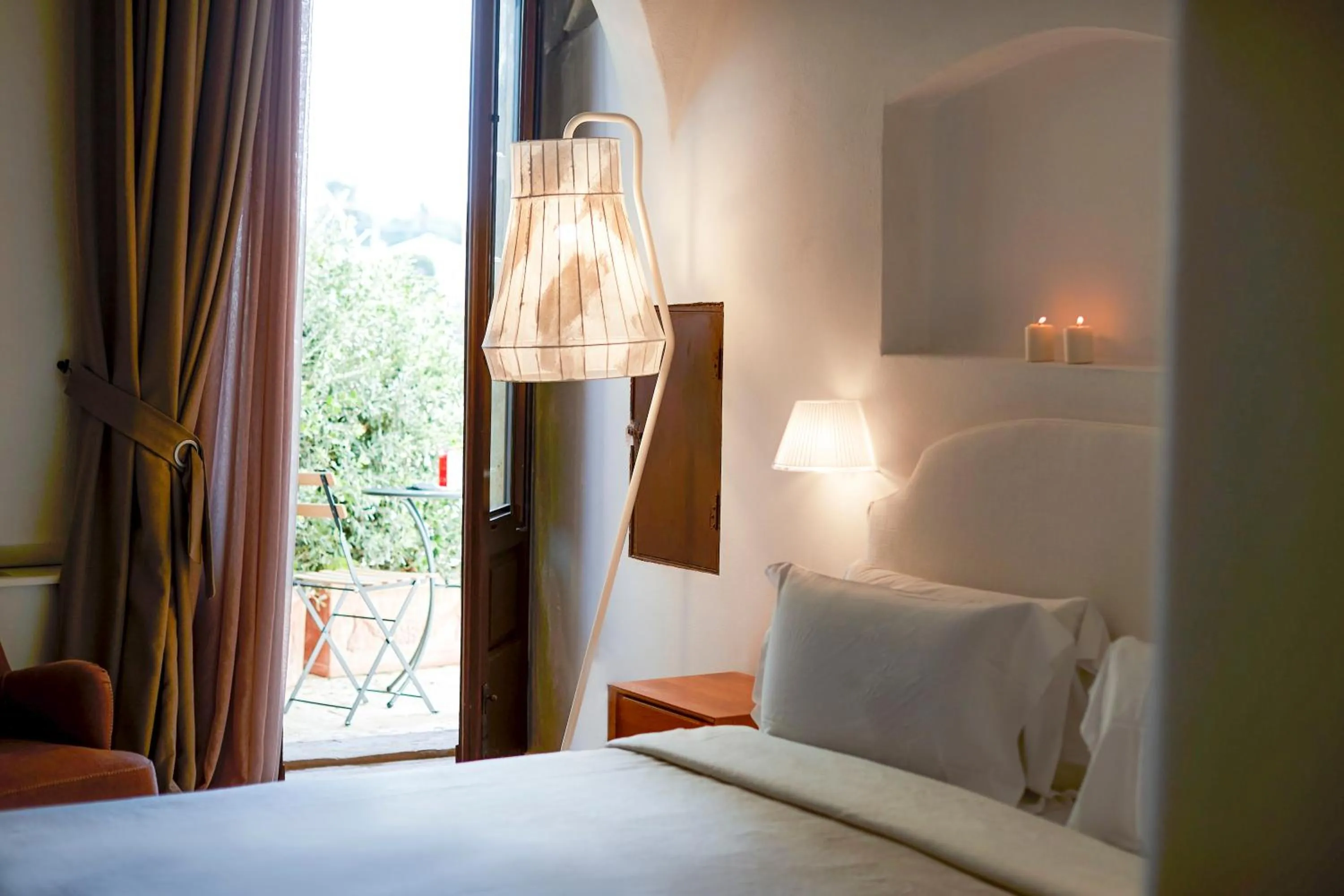 Photo of the whole room, Bed in Aquamarea