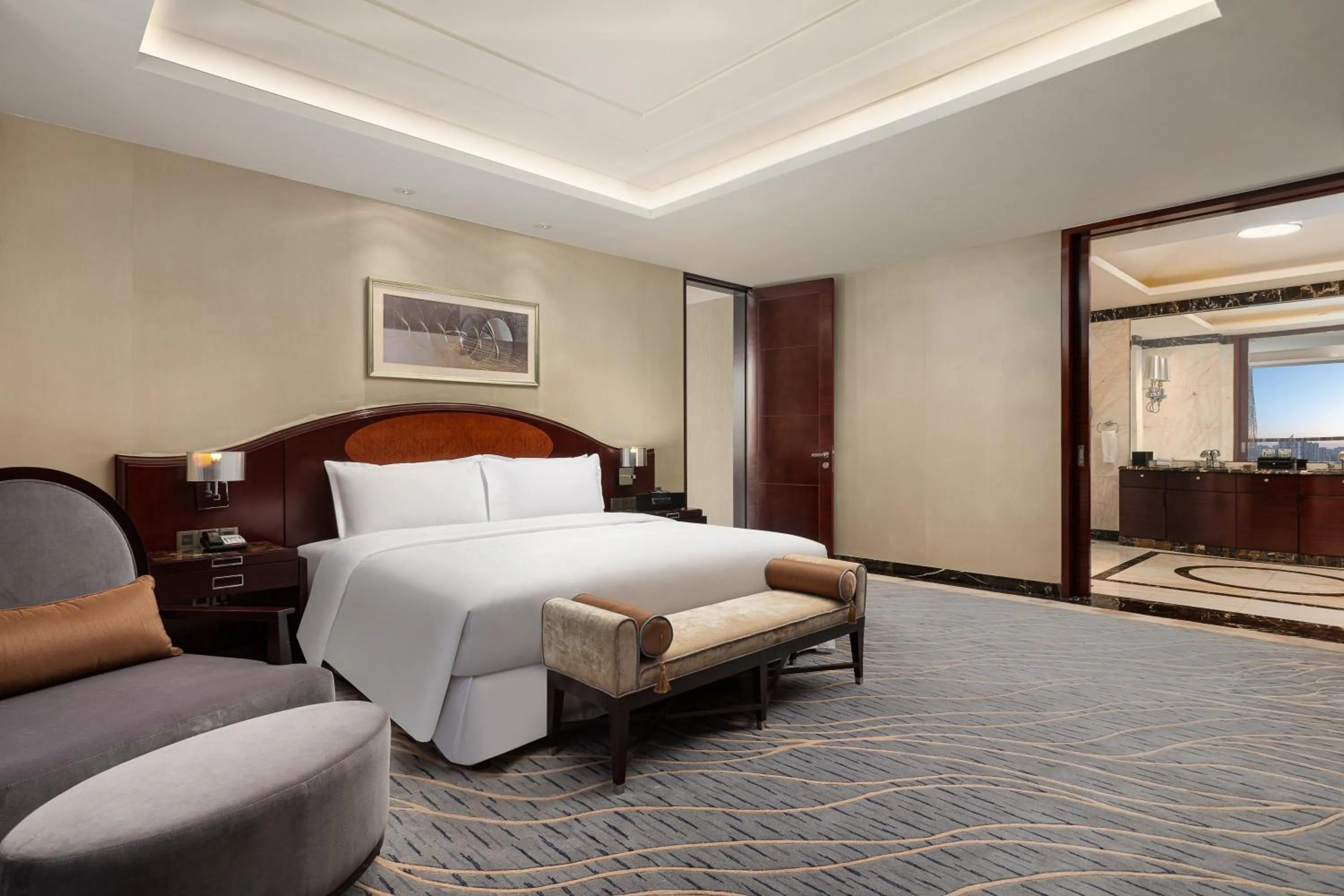 Photo of the whole room, Bed in Sheraton Tianjin Binhai