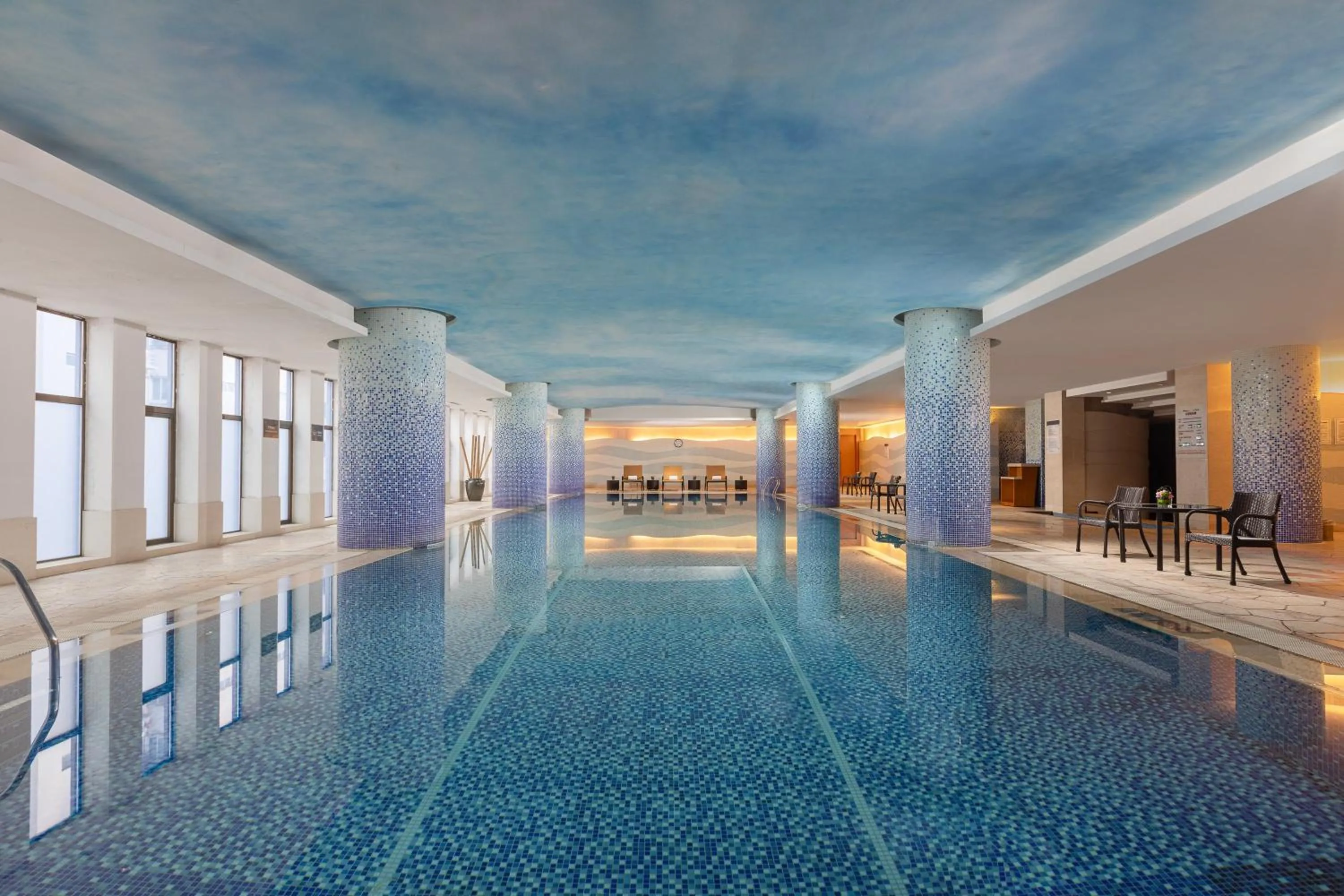 Swimming pool in Sheraton Tianjin Binhai
