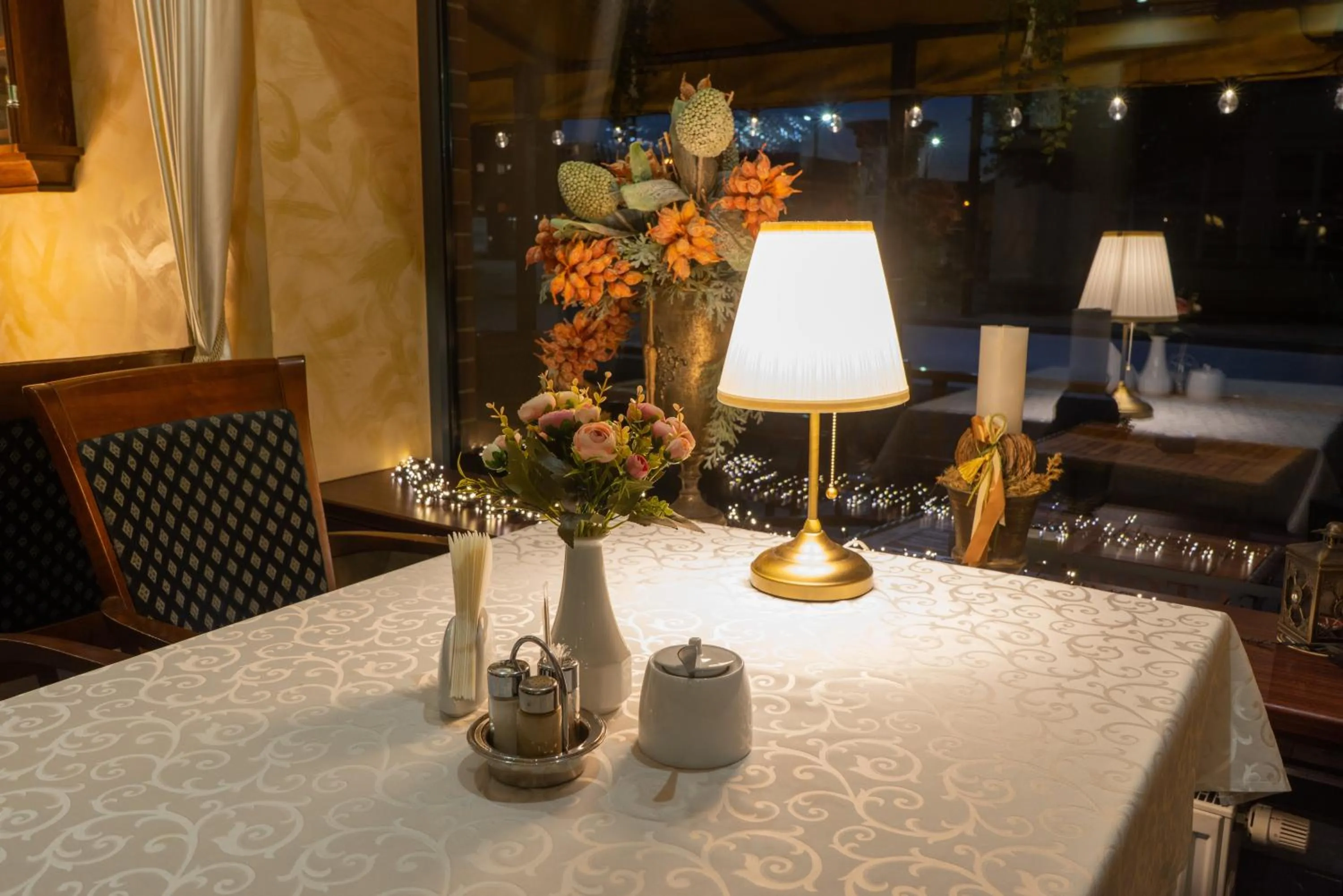 Restaurant/places to eat in Hotel Vaidila