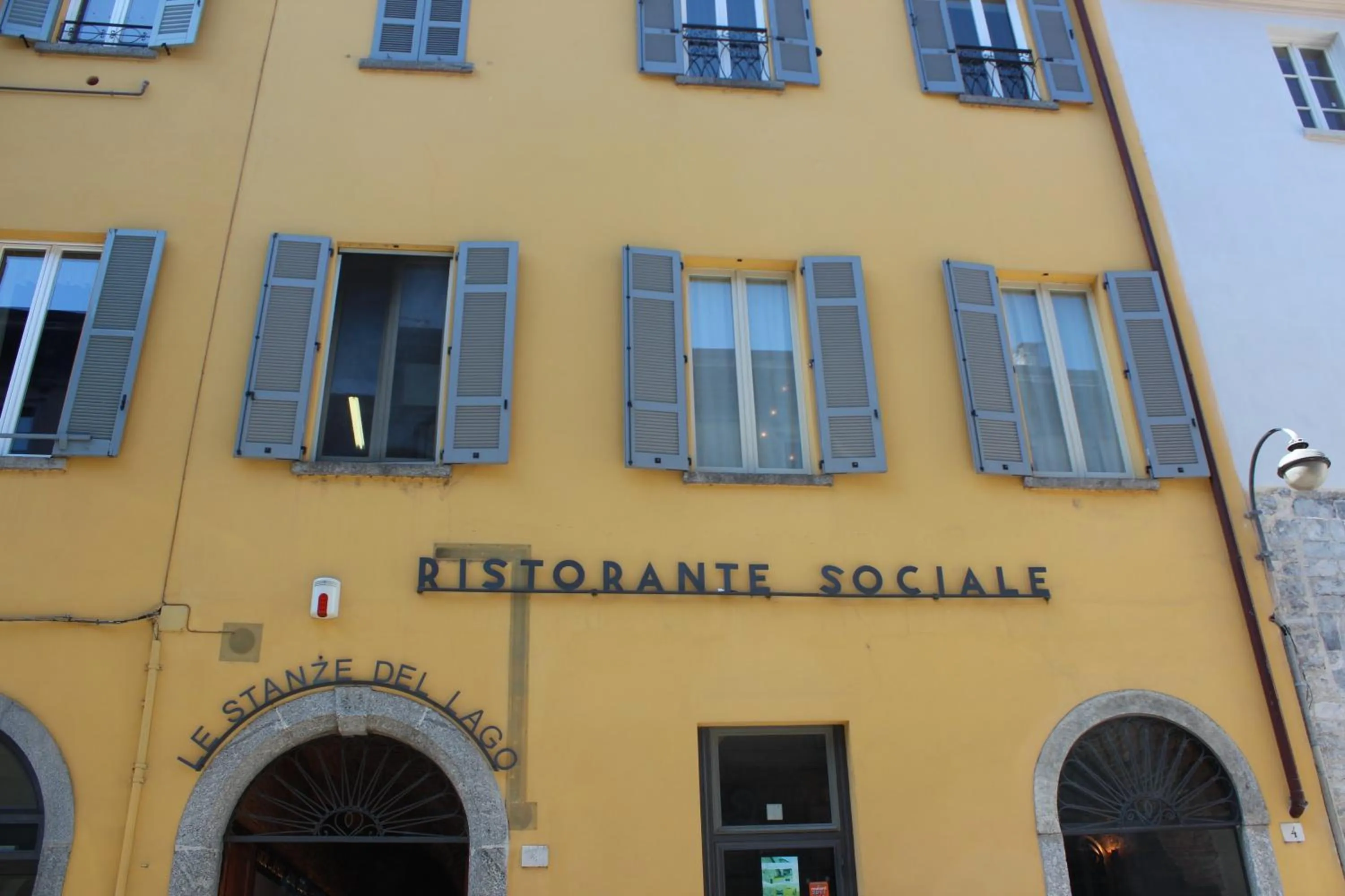 Facade/entrance in Le Stanze del Lago Apartments