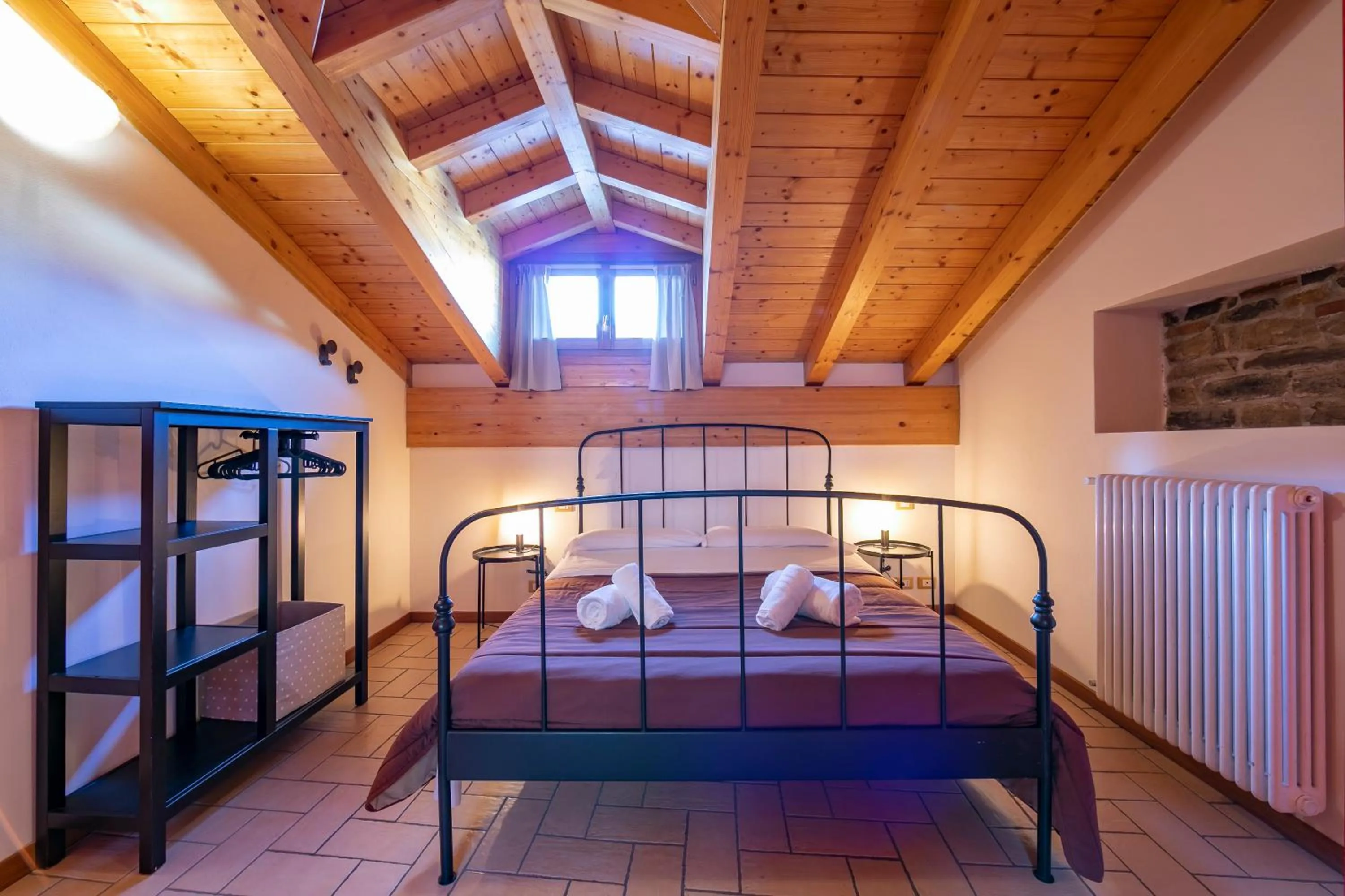 Bedroom, Bed in Le Stanze del Lago Apartments