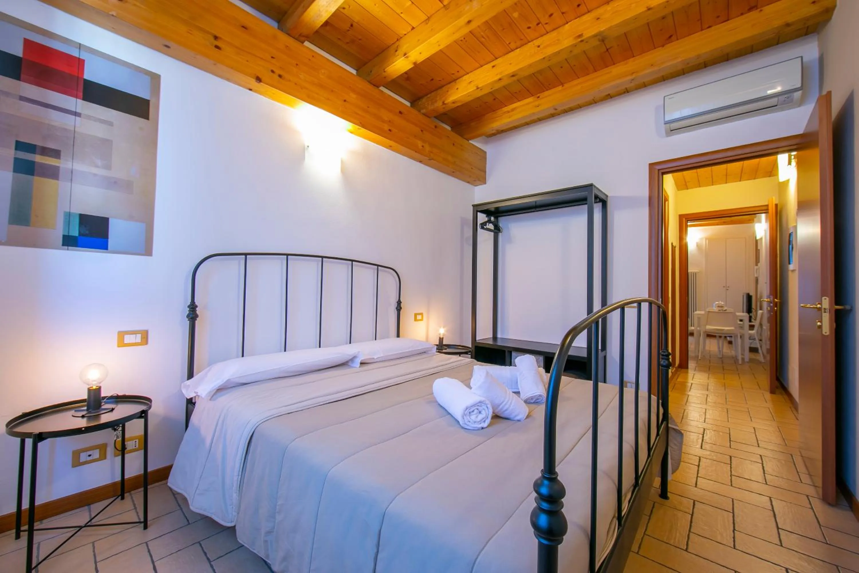 Bedroom, Bed in Le Stanze del Lago Apartments