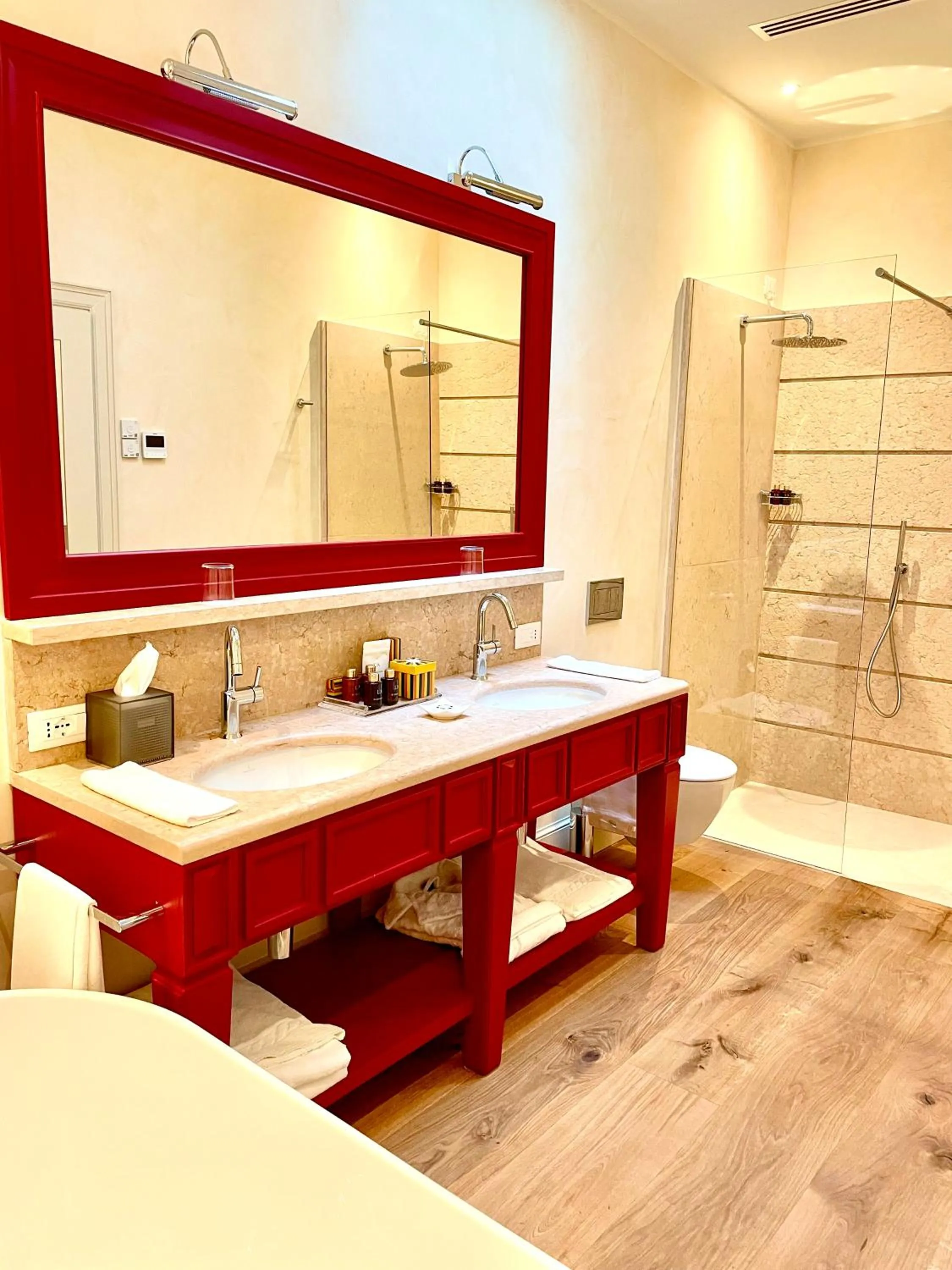 Shower in L'Andana Tenuta La Badiola