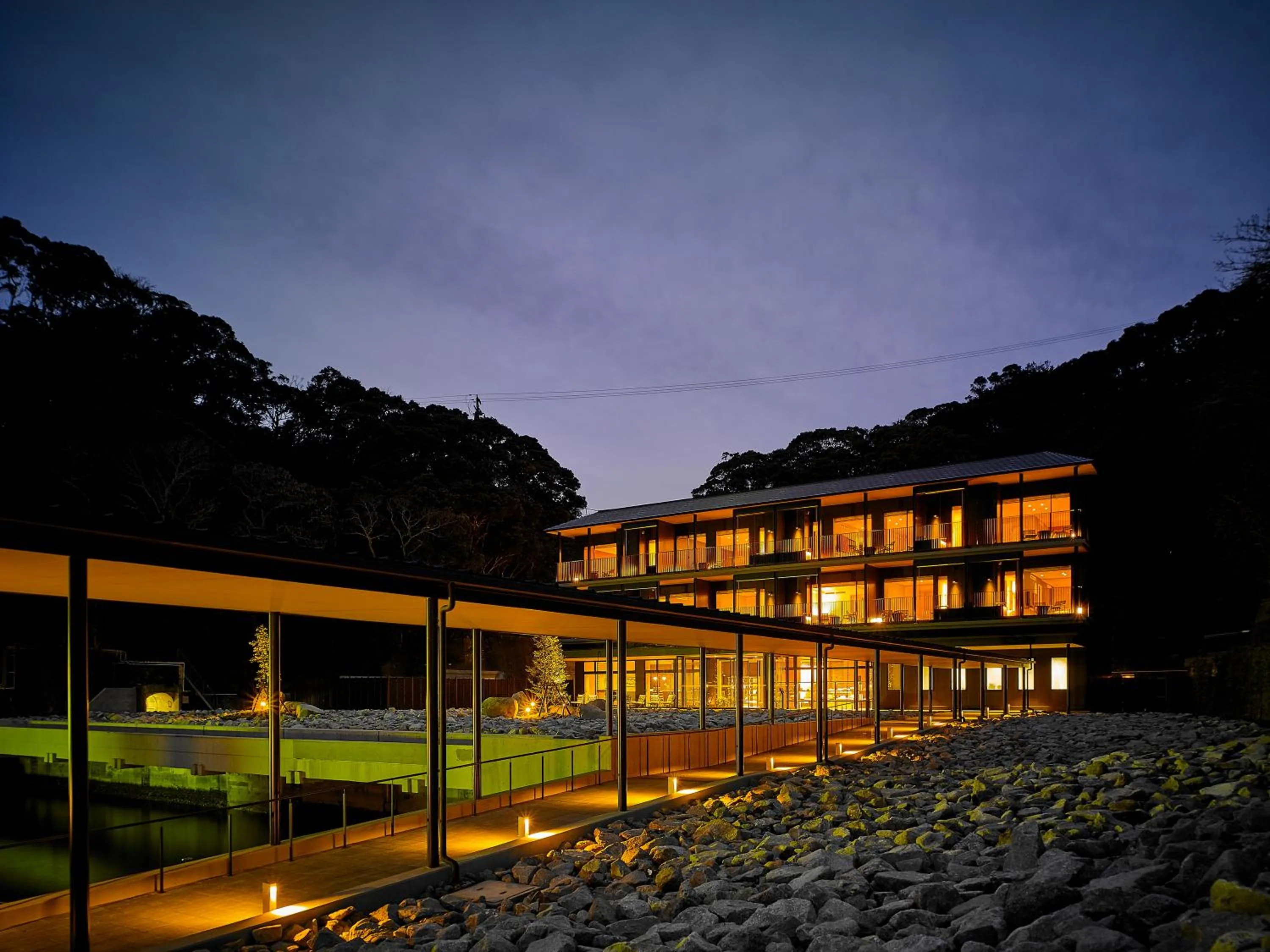 Property building in Kumano-bettei Nakanoshima