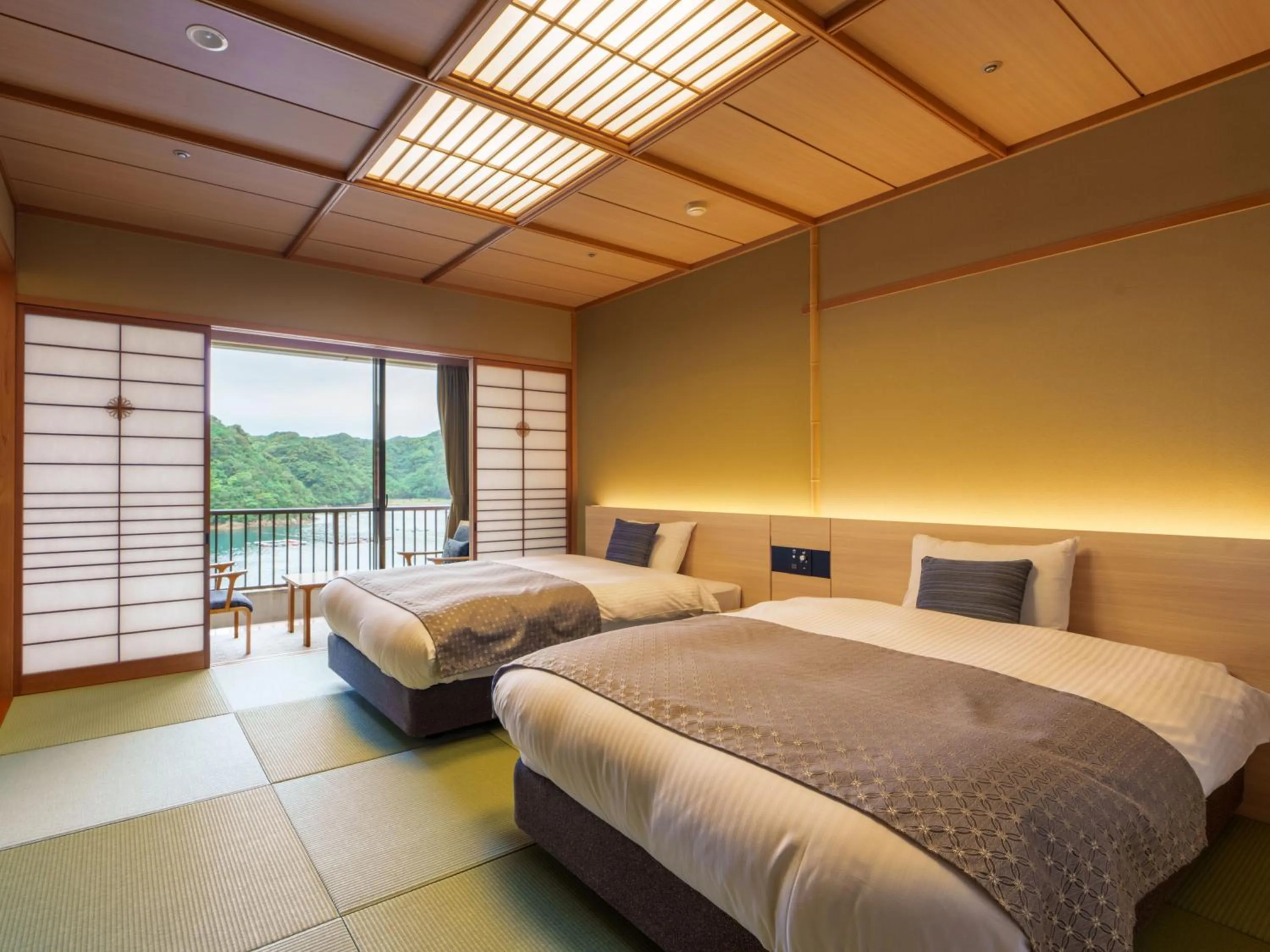 Photo of the whole room, Bed in Kumano-bettei Nakanoshima