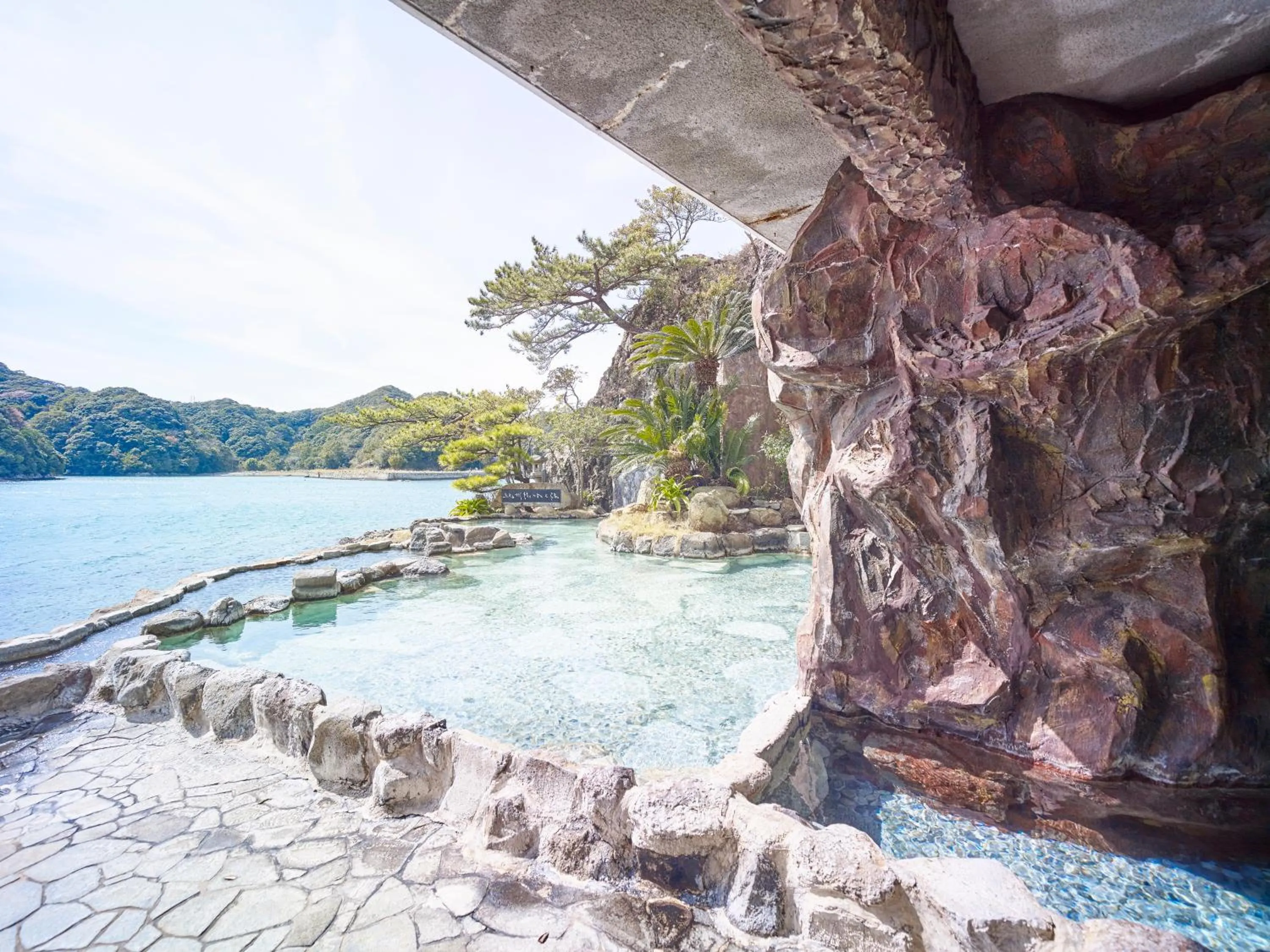 Hot Spring Bath in Kumano-bettei Nakanoshima
