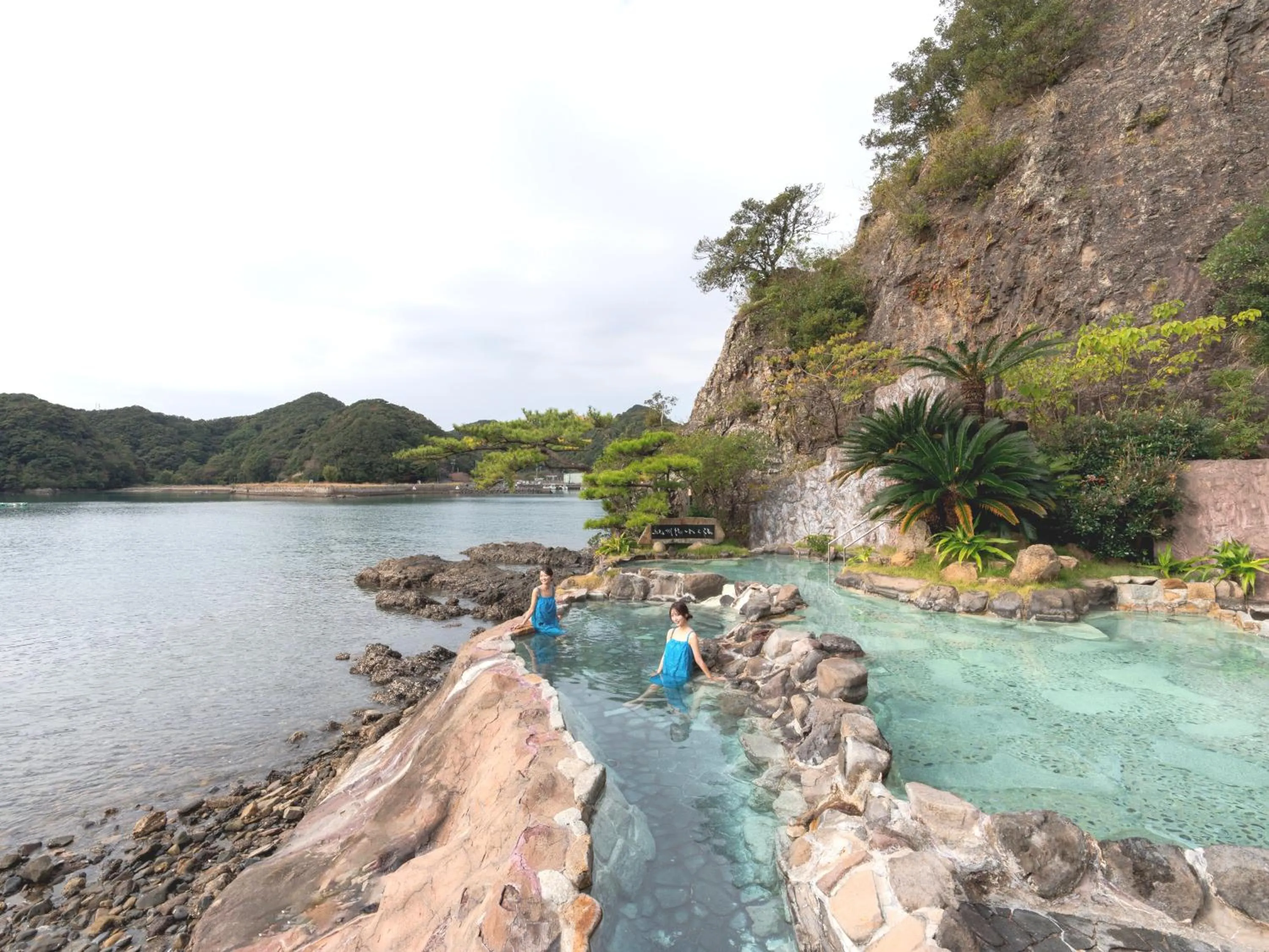 Hot Spring Bath in Kumano-bettei Nakanoshima