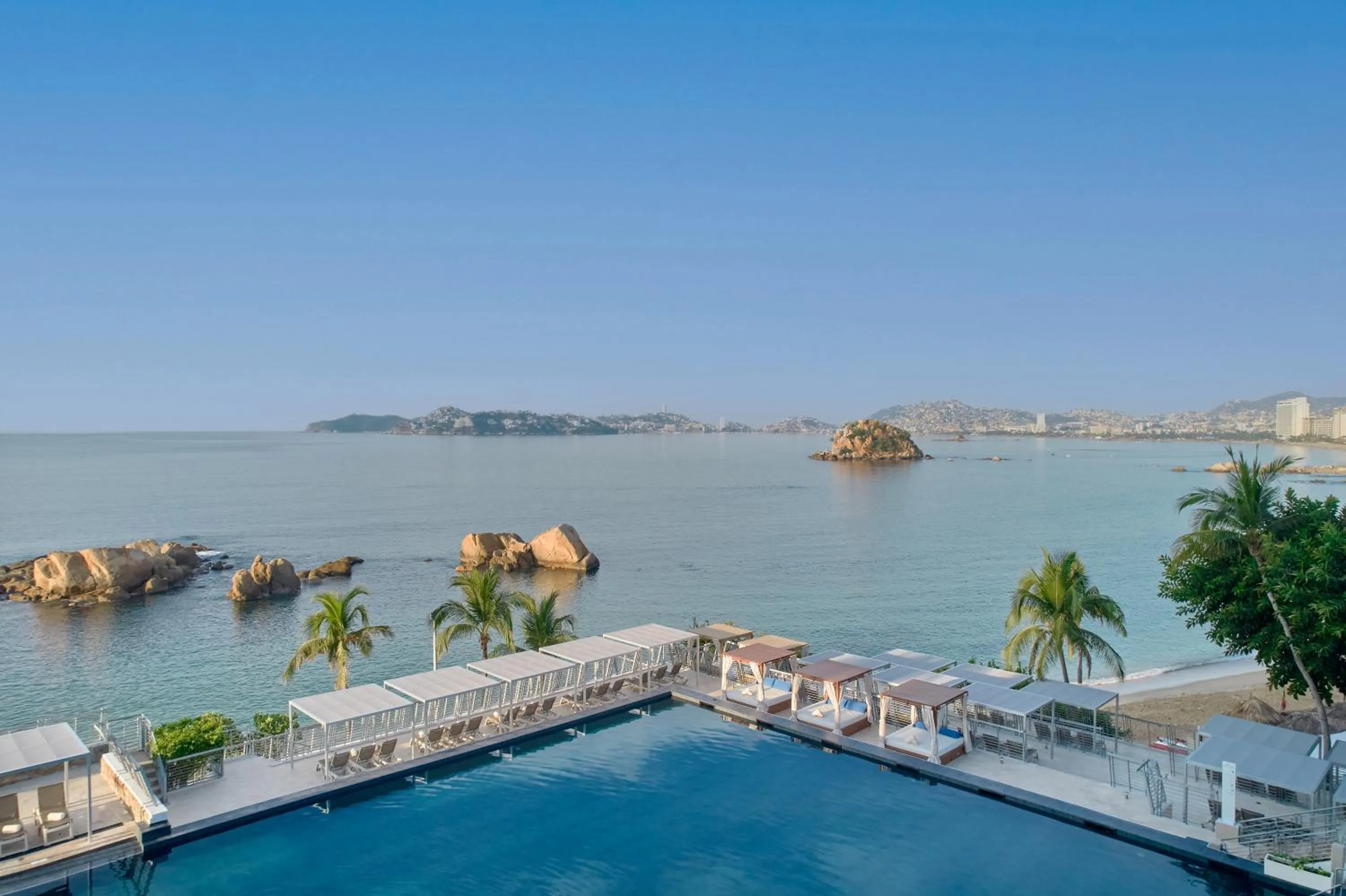 Pool view in Fiesta Americana Acapulco Villas