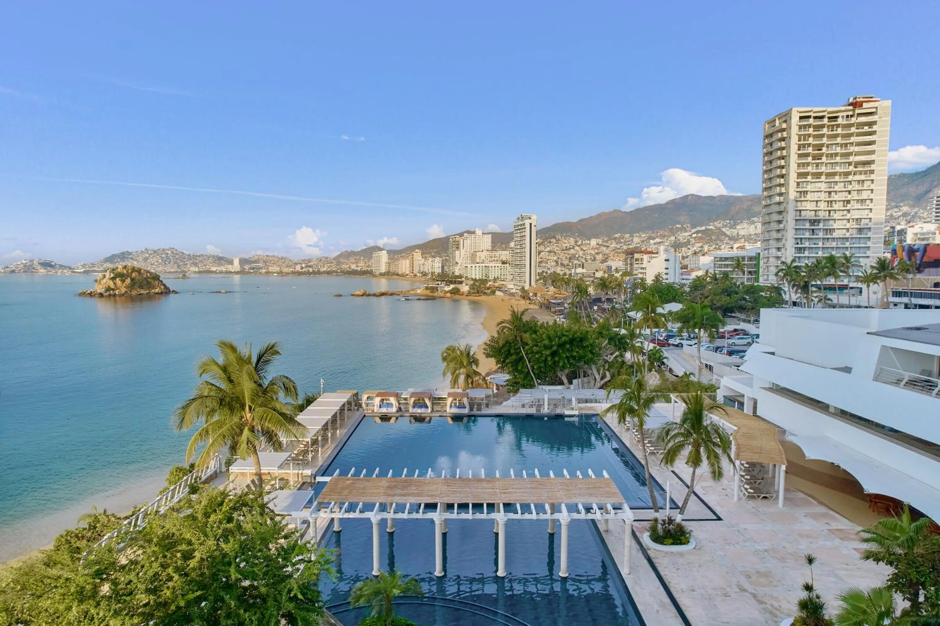 Pool view in Fiesta Americana Acapulco Villas
