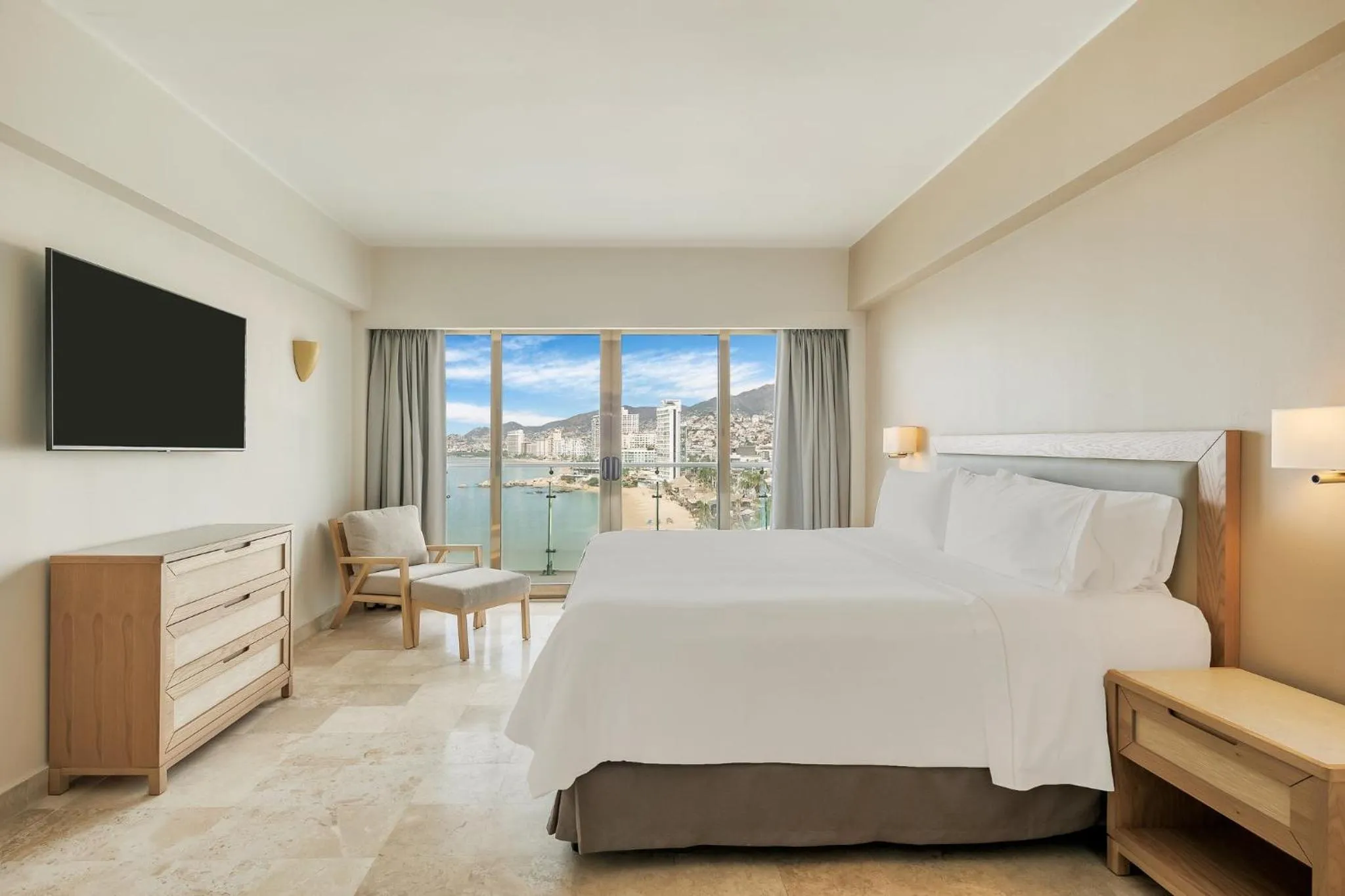 Bedroom, Bed in Fiesta Americana Acapulco Villas