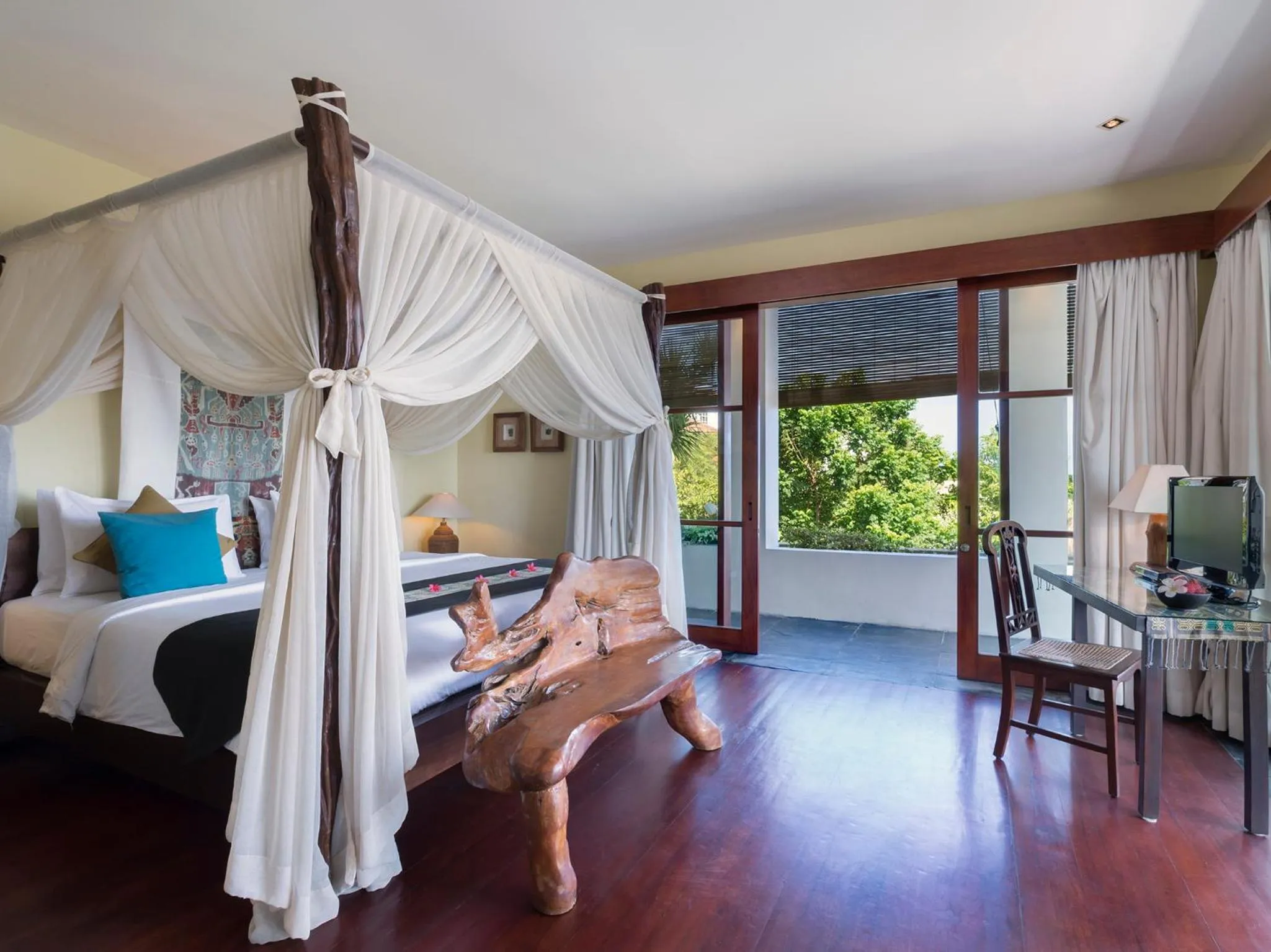 Bed in The Longhouse, Jimbaran - Bali