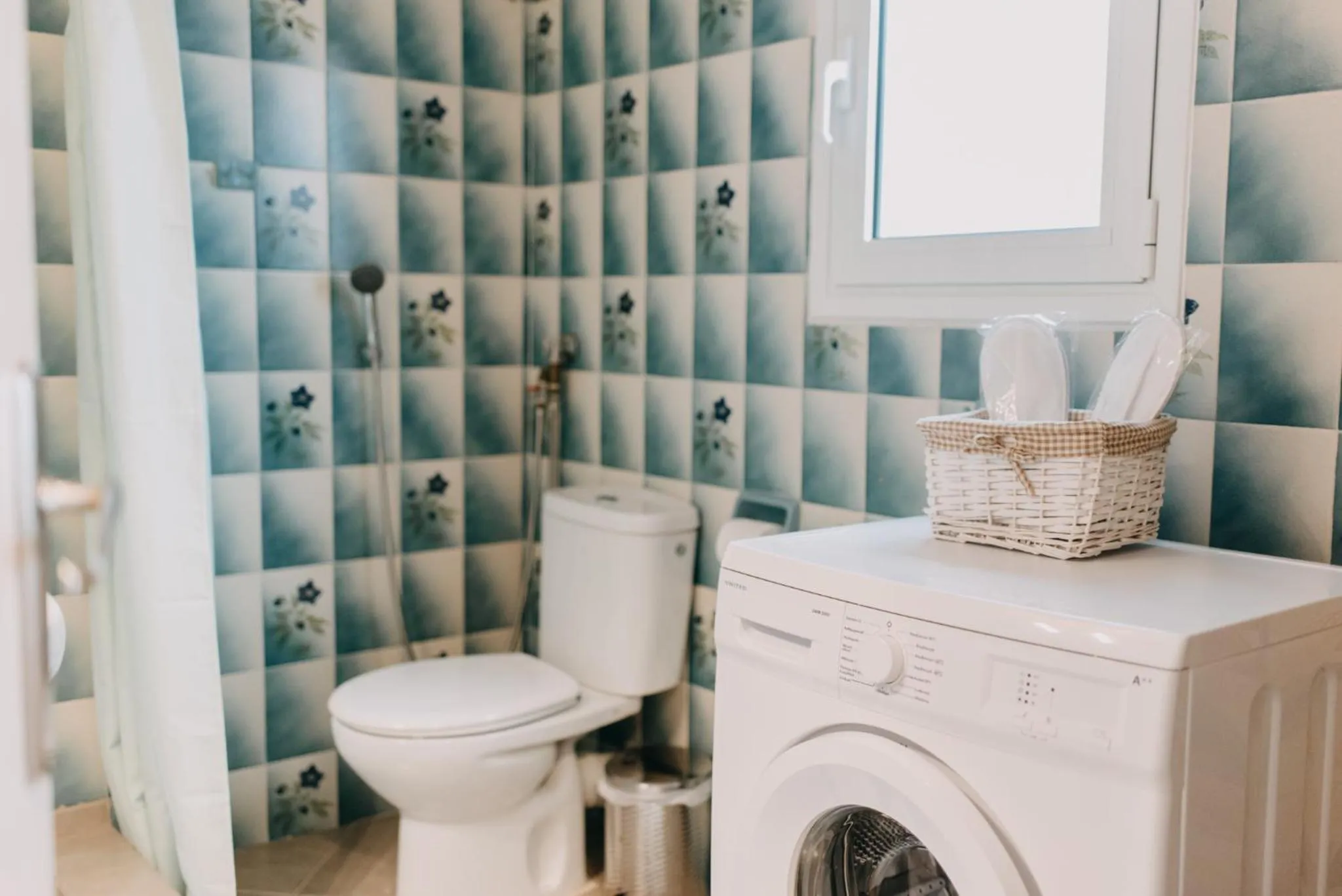 Toilet in BEST HOUSE, DECK APRTM., OLD PORT OF PATRAS