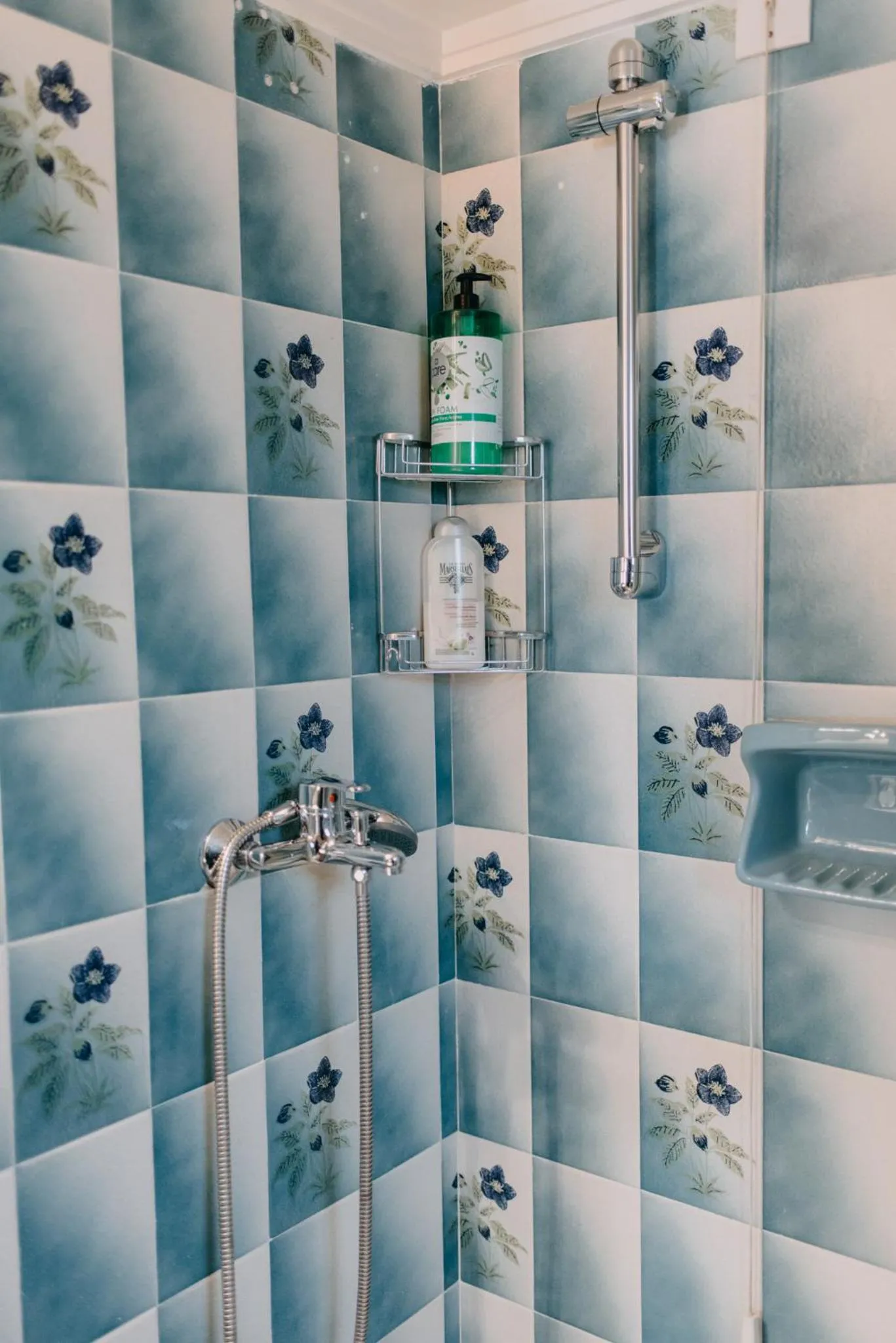 Shower in BEST HOUSE, DECK APRTM., OLD PORT OF PATRAS