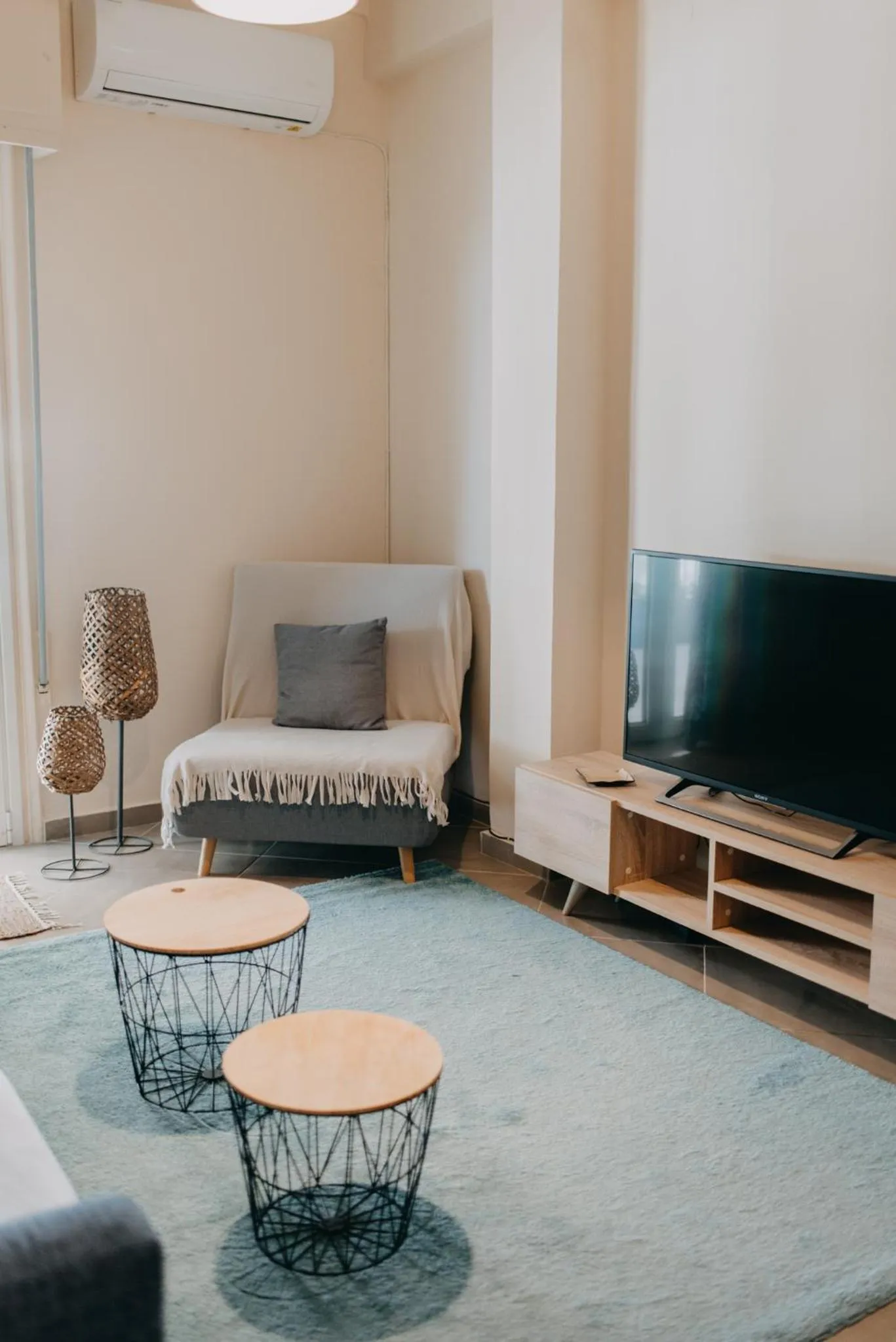 TV and multimedia in BEST HOUSE, DECK APRTM., OLD PORT OF PATRAS