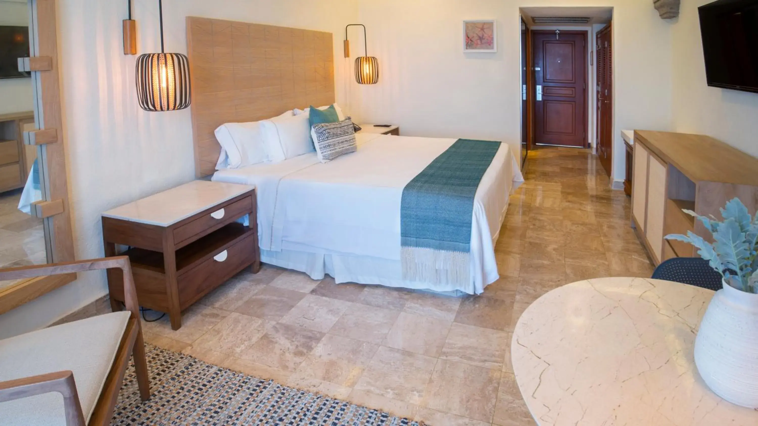 Fiesta Club King - single occupancy in Fiesta Americana Puerto Vallarta All Inclusive & Spa Fiesta Club King - single occupancy in Fiesta Americana Puerto Vallarta All Inclusive & Spa