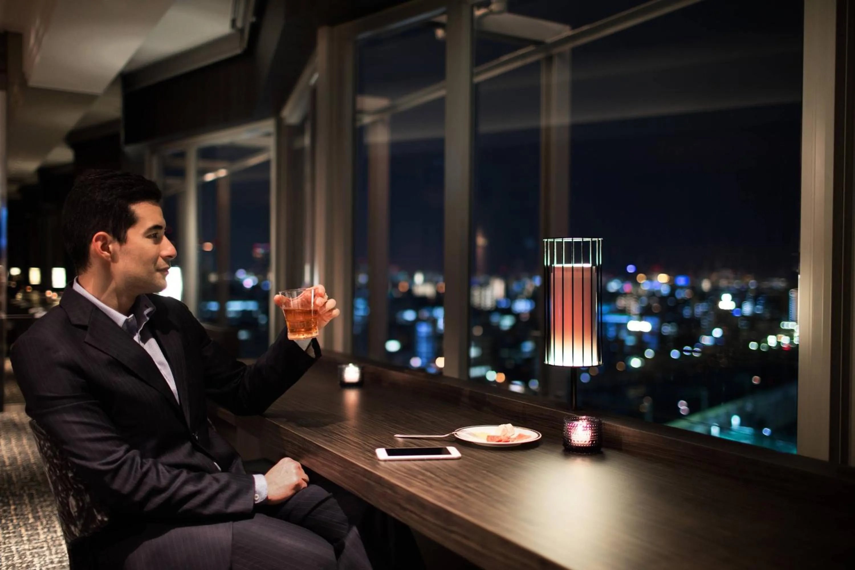 Lounge or bar in Courtyard by Marriott Shin-Osaka Station