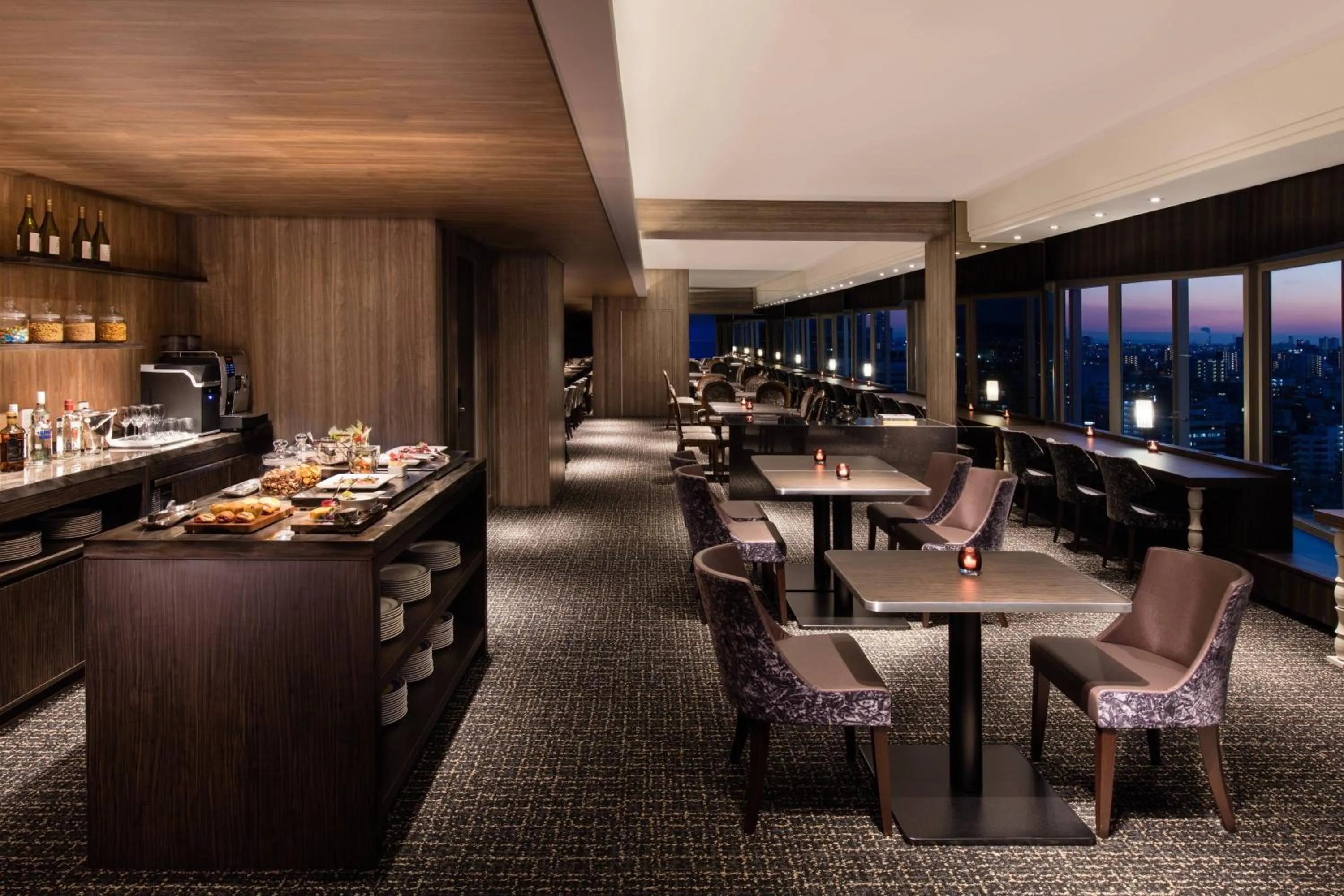 Lounge or bar in Courtyard by Marriott Shin-Osaka Station