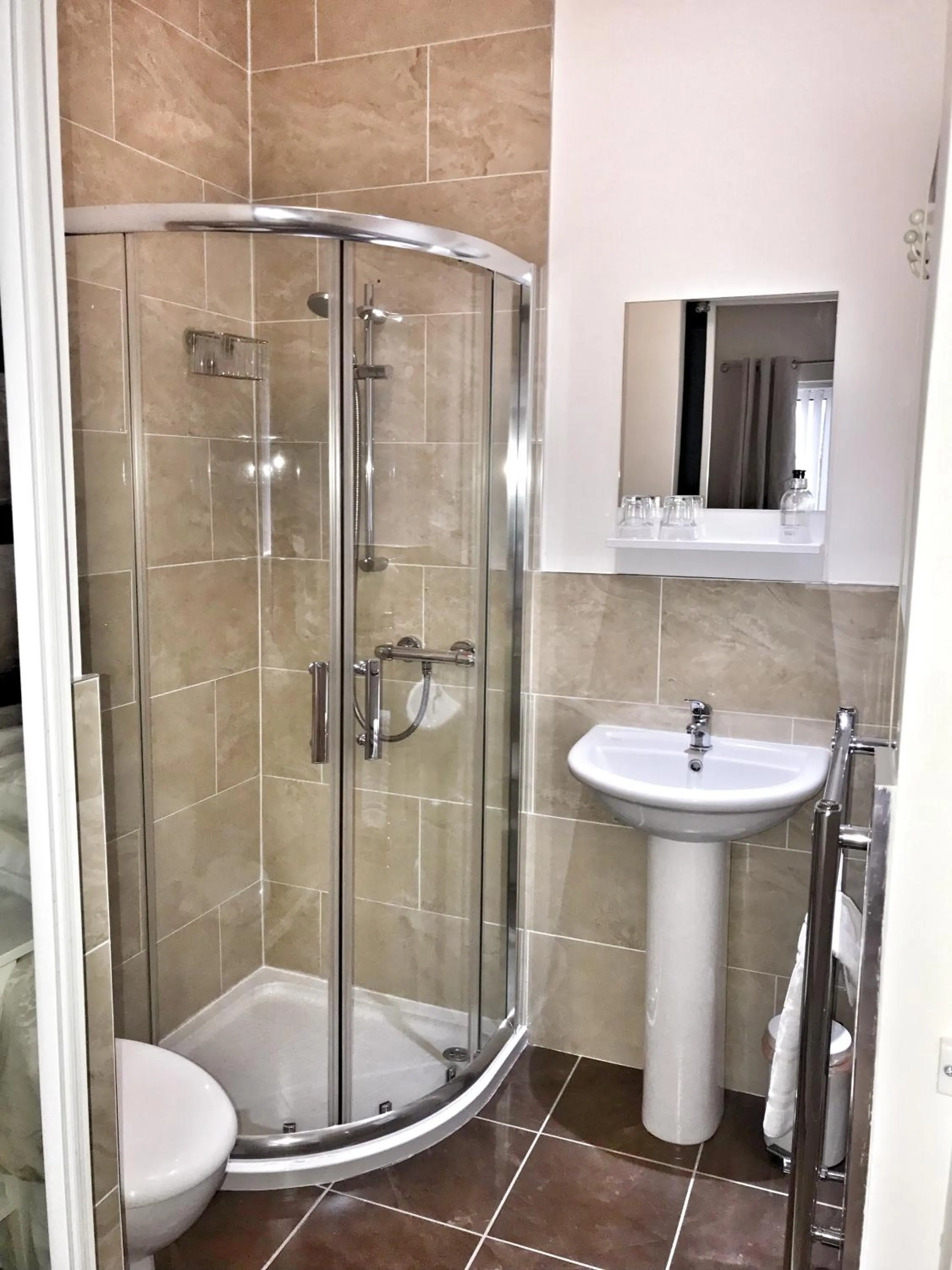 Shower in Elagh View Bed & Breakfast