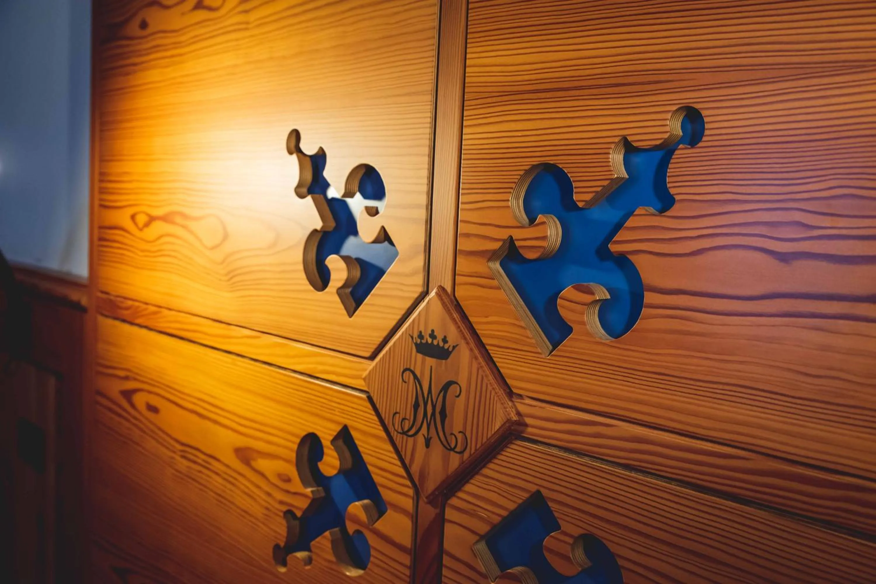 Decorative detail in Hotel La Villa della Regina