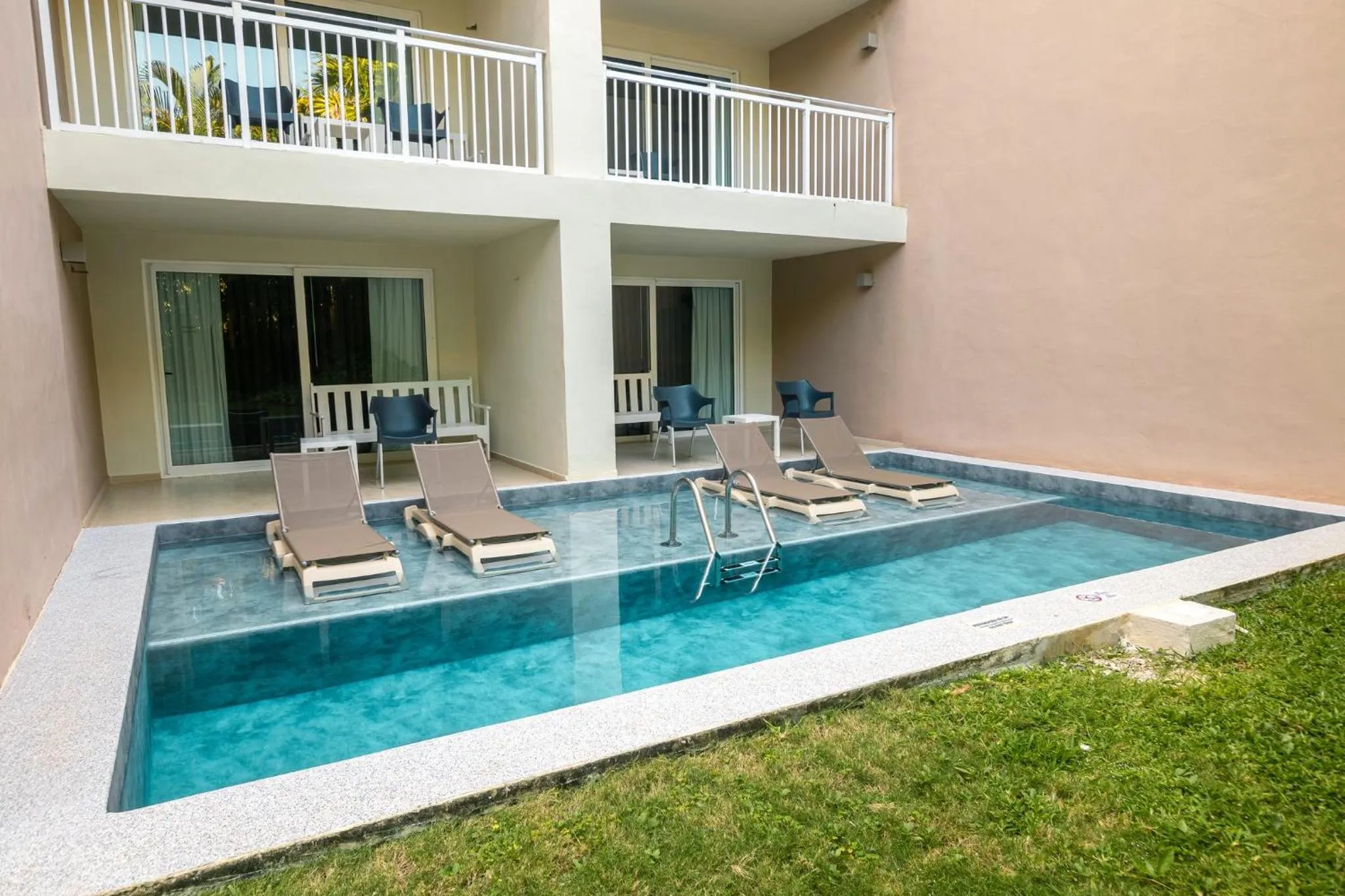 Swimming pool in Fiesta Americana Cozumel All Inclusive