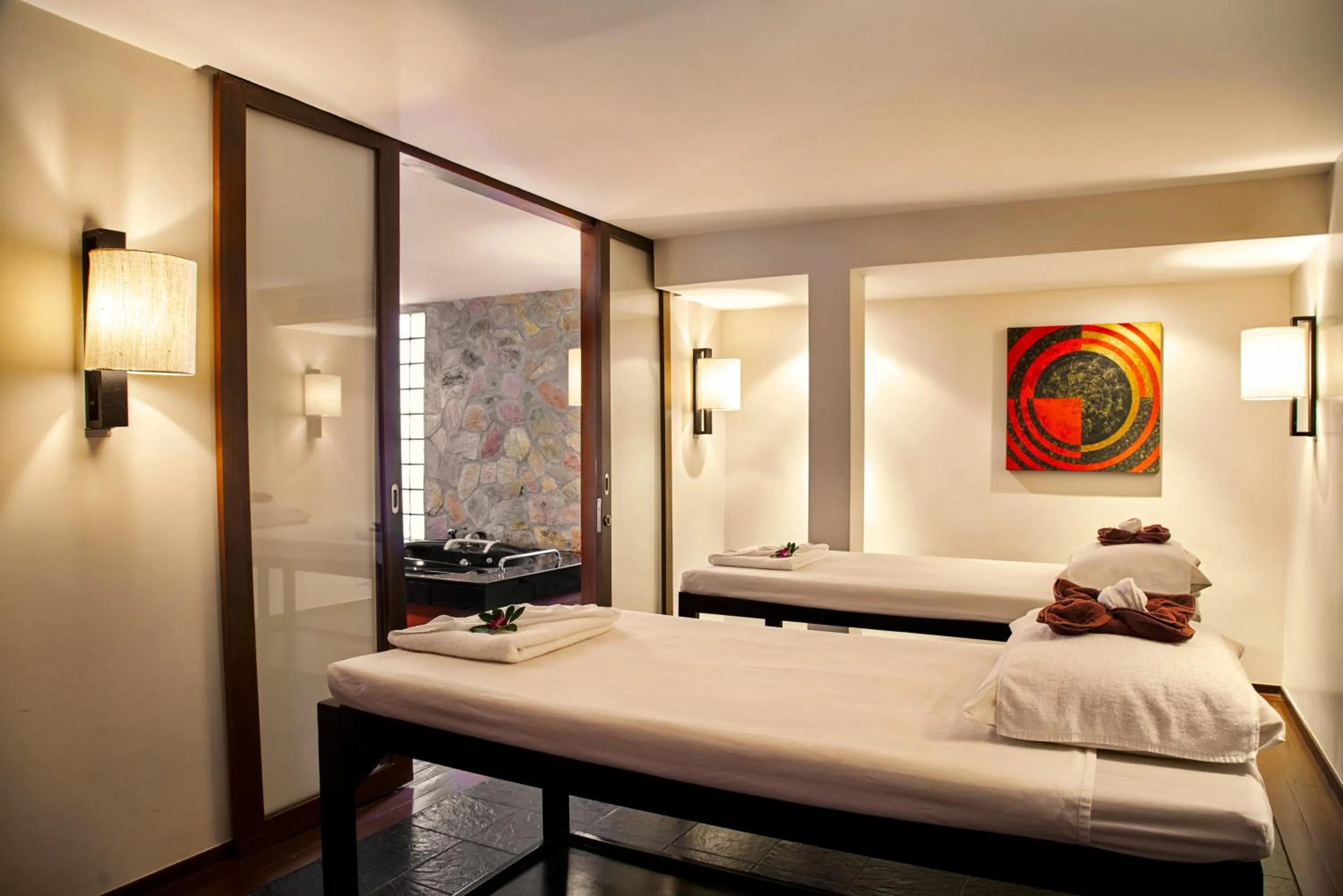 Spa and wellness centre/facilities, Bed in Radisson Resort and Suites Phuket
