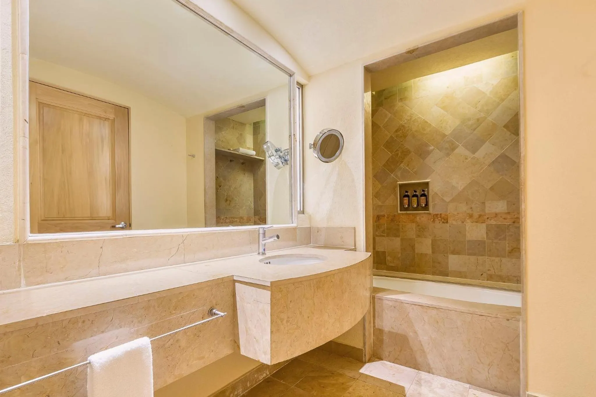 Photo of the whole room in Grand Fiesta Americana Los Cabos All Inclusive Golf & Spa