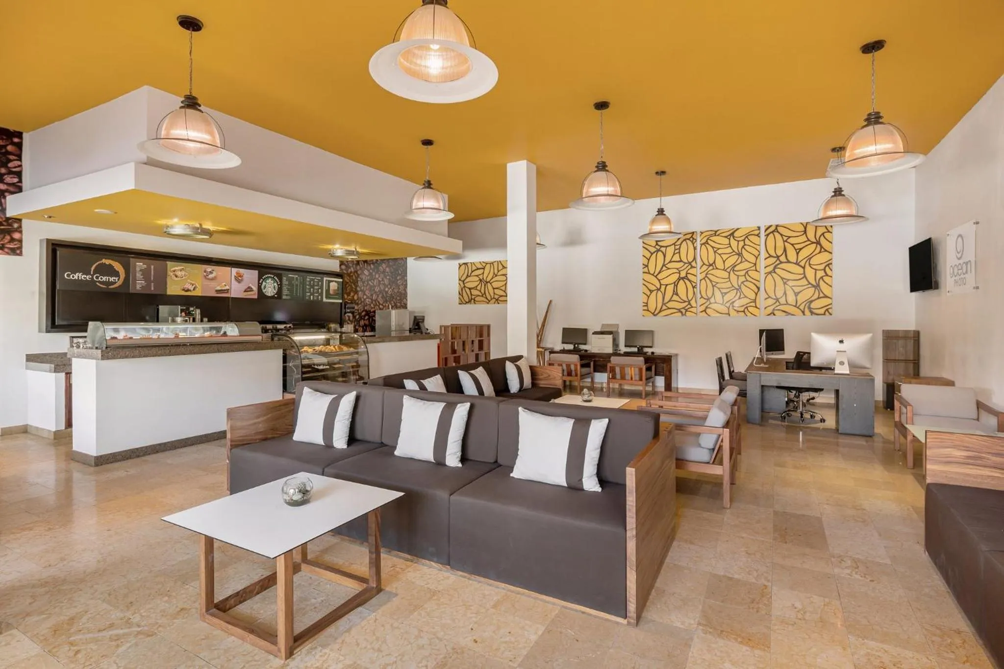 Coffee/tea facilities in Grand Fiesta Americana Los Cabos All Inclusive Golf & Spa