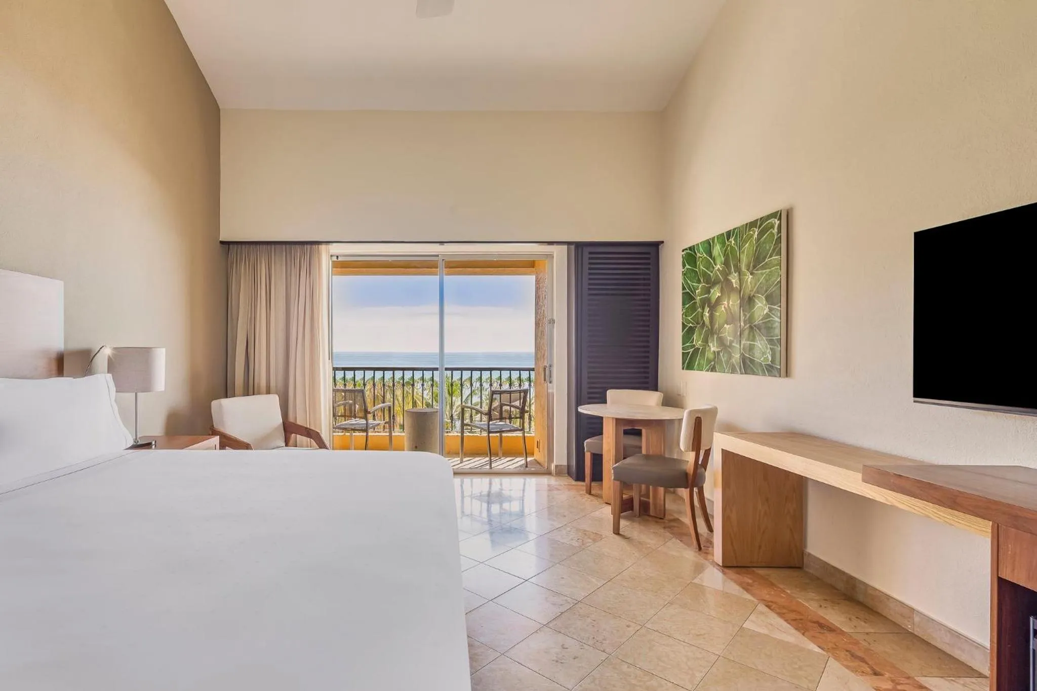 Photo of the whole room, Bed in Grand Fiesta Americana Los Cabos All Inclusive Golf & Spa