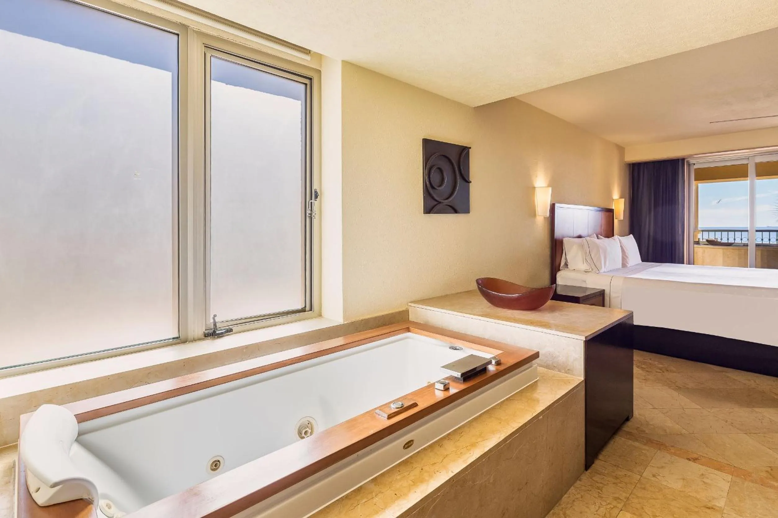 Bath, Bed in Grand Fiesta Americana Los Cabos All Inclusive Golf & Spa