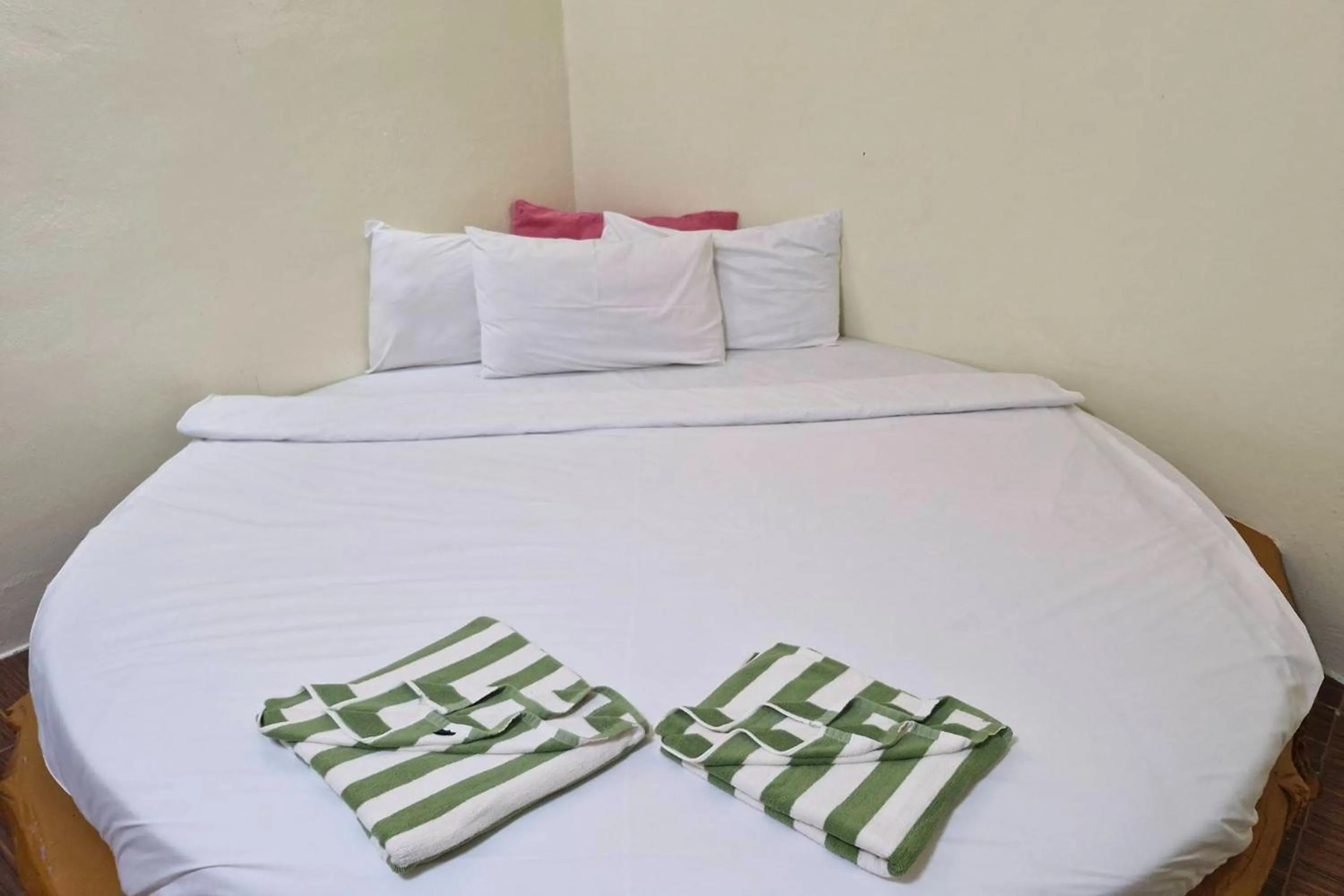 Bed in Tontarn Resort and Spa