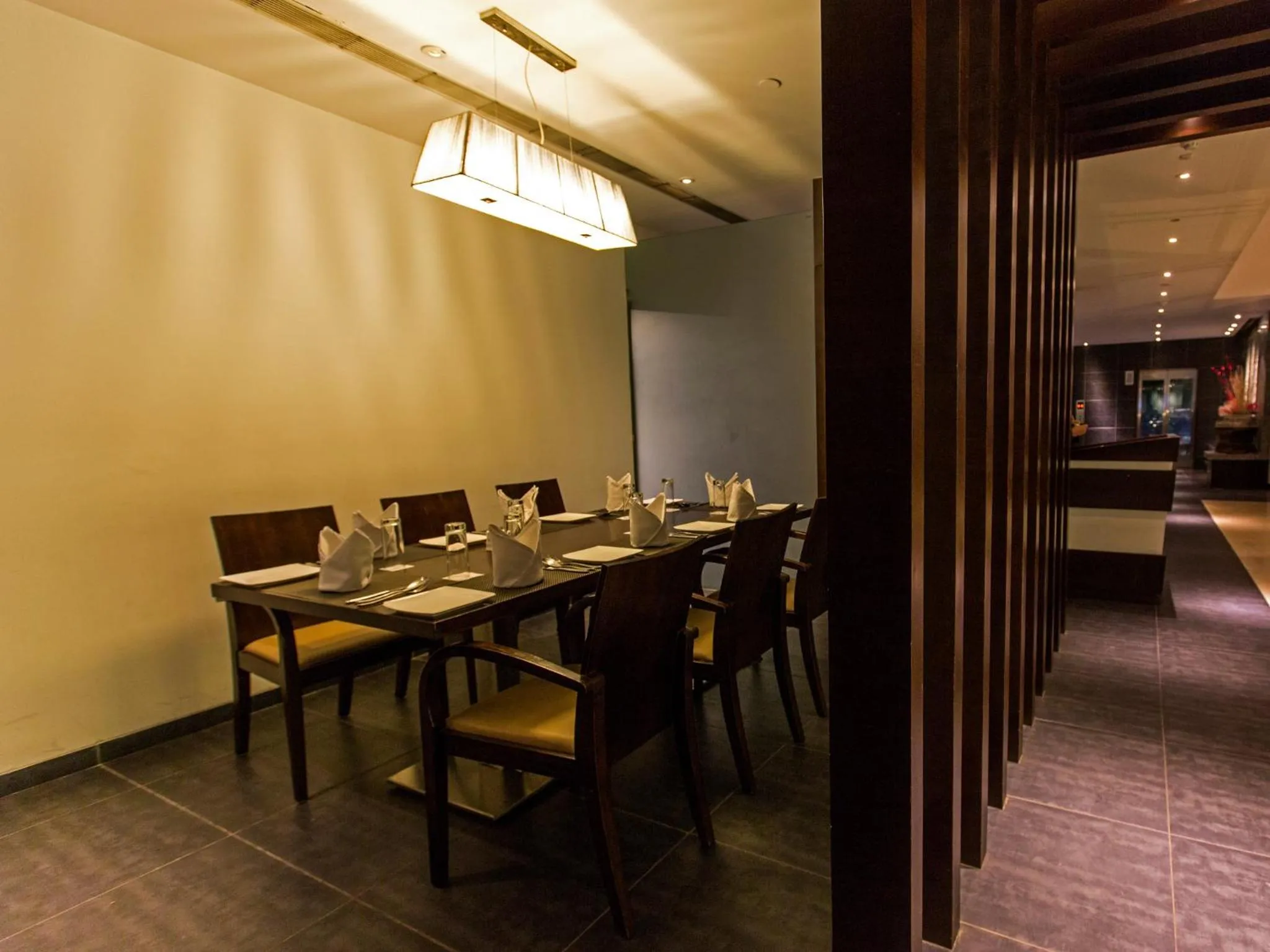 Restaurant/places to eat in Ramee Grand Hotel and Spa, Pune